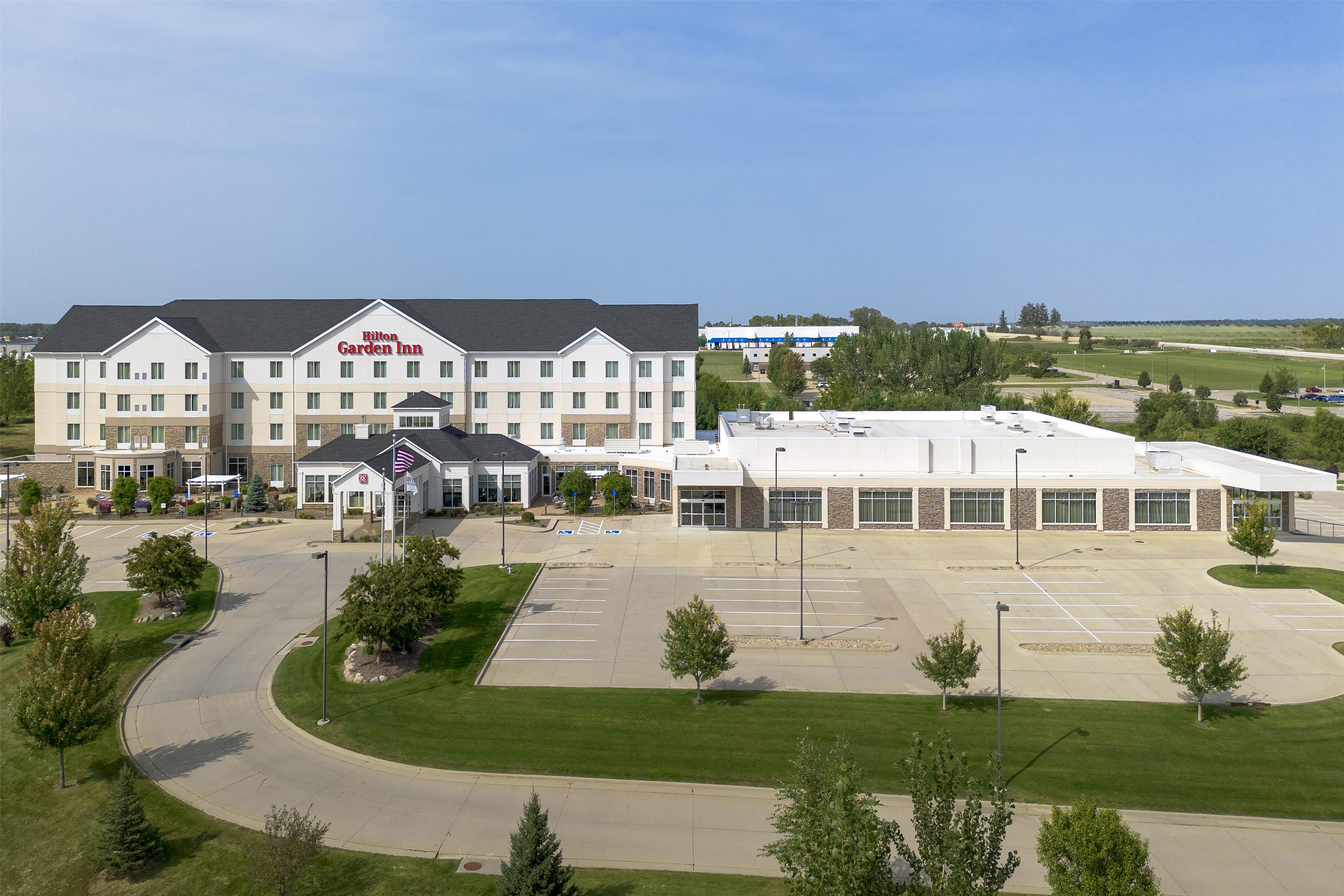 Exterior | Hilton Garden Inn Cedar Falls