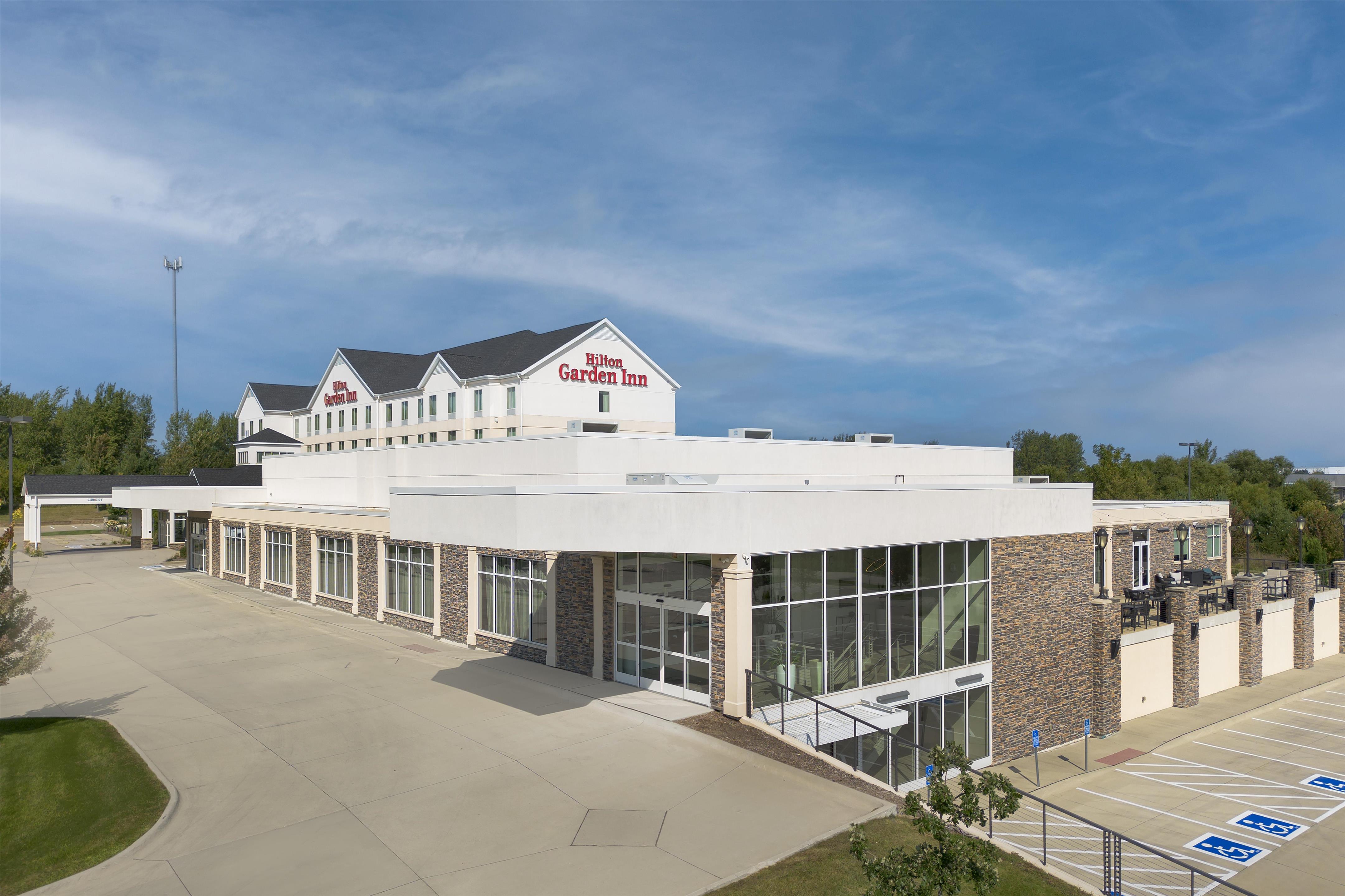 Exterior | Hilton Garden Inn Cedar Falls