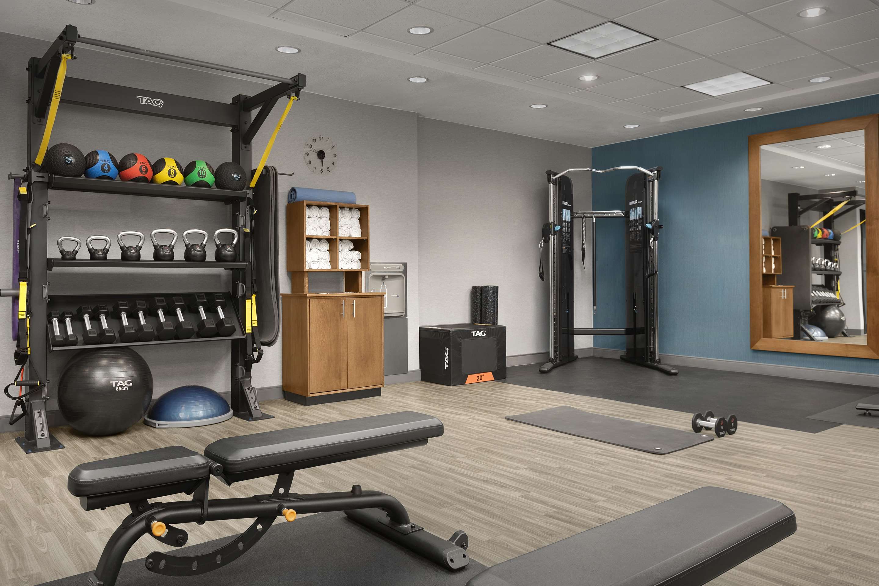 Health club fitness center gym | Hampton Inn Waterloo