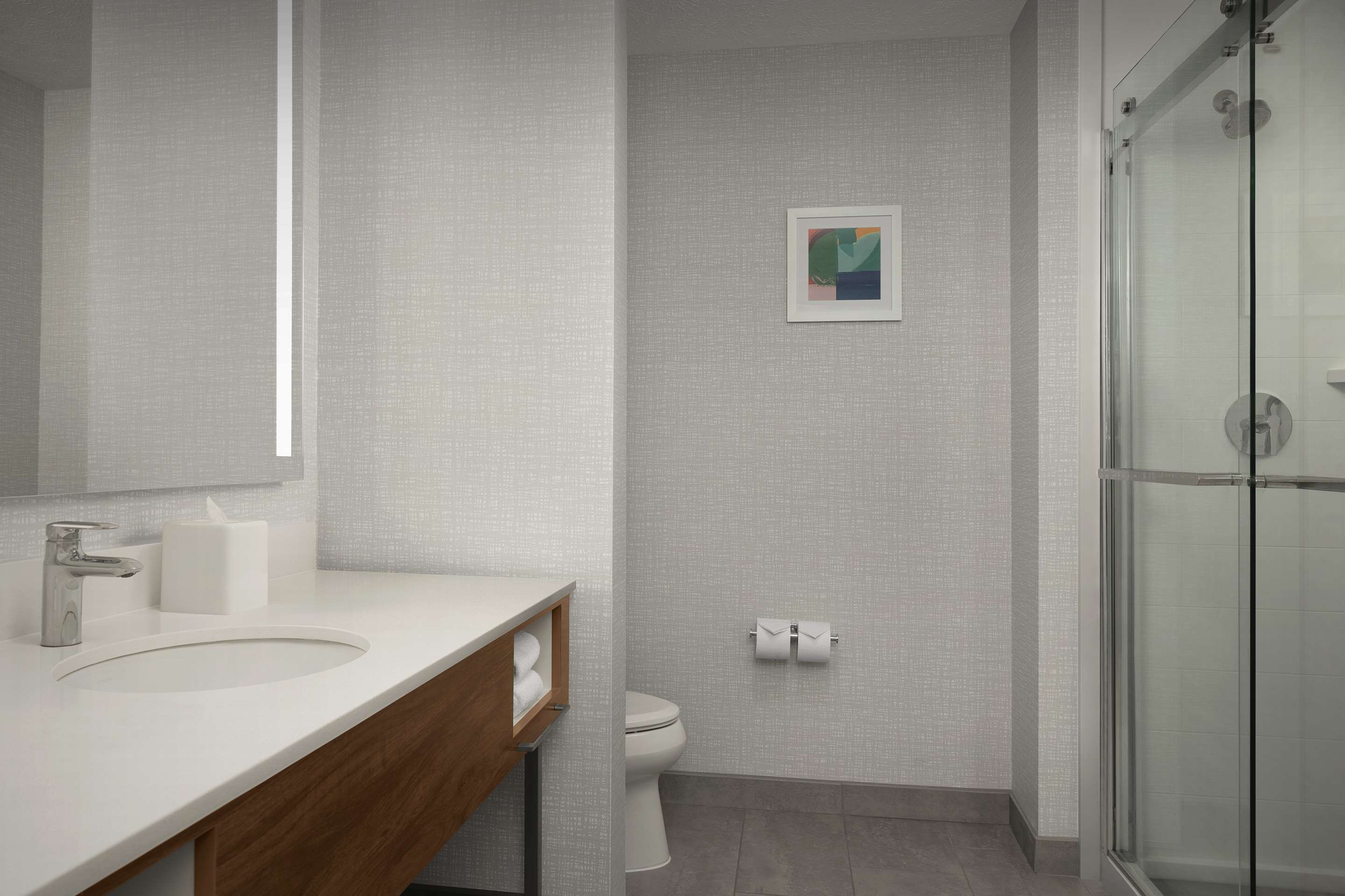 Guest room bath