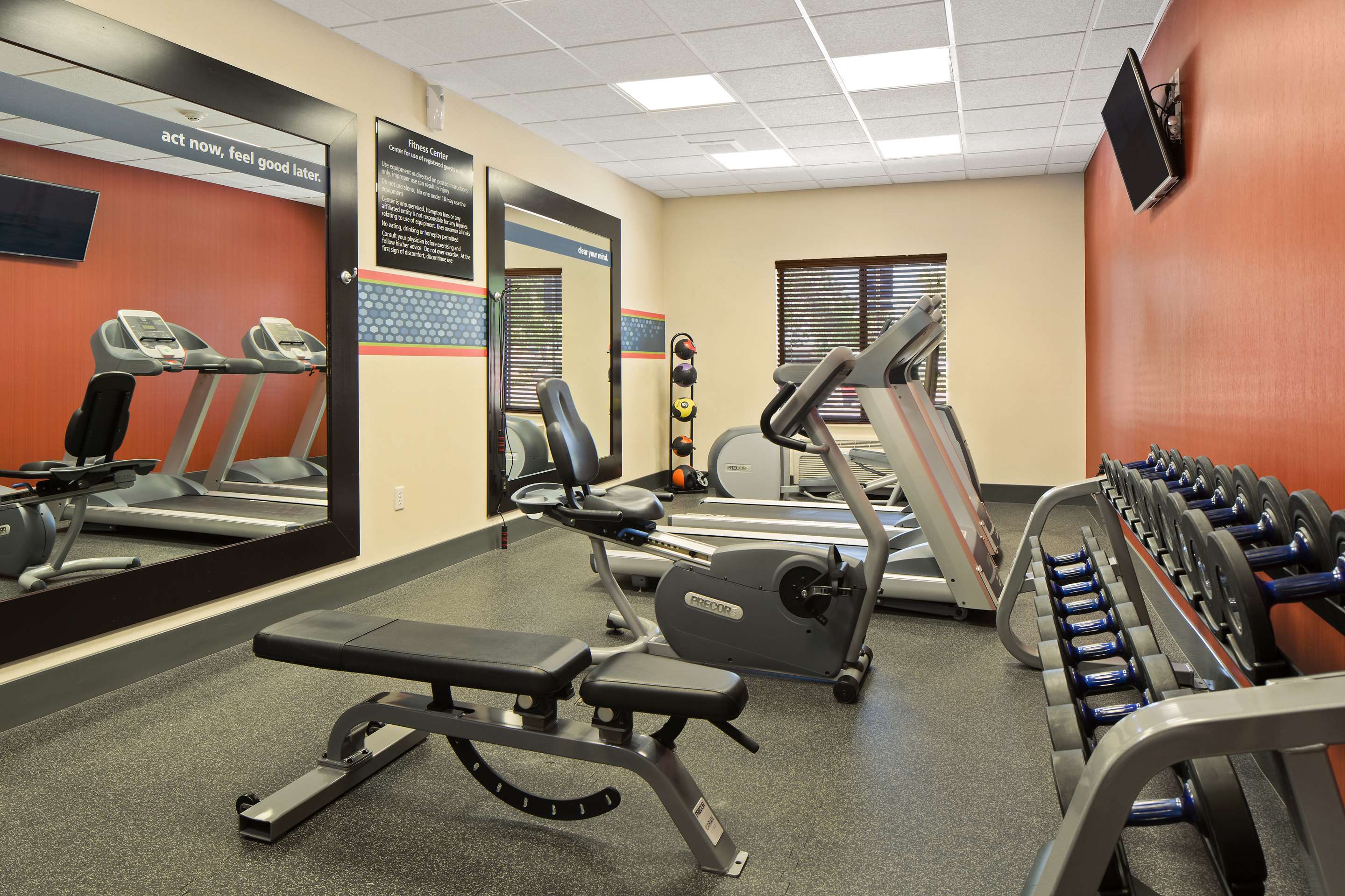 Health club fitness center gym | Hampton Inn & Suites Walla Walla