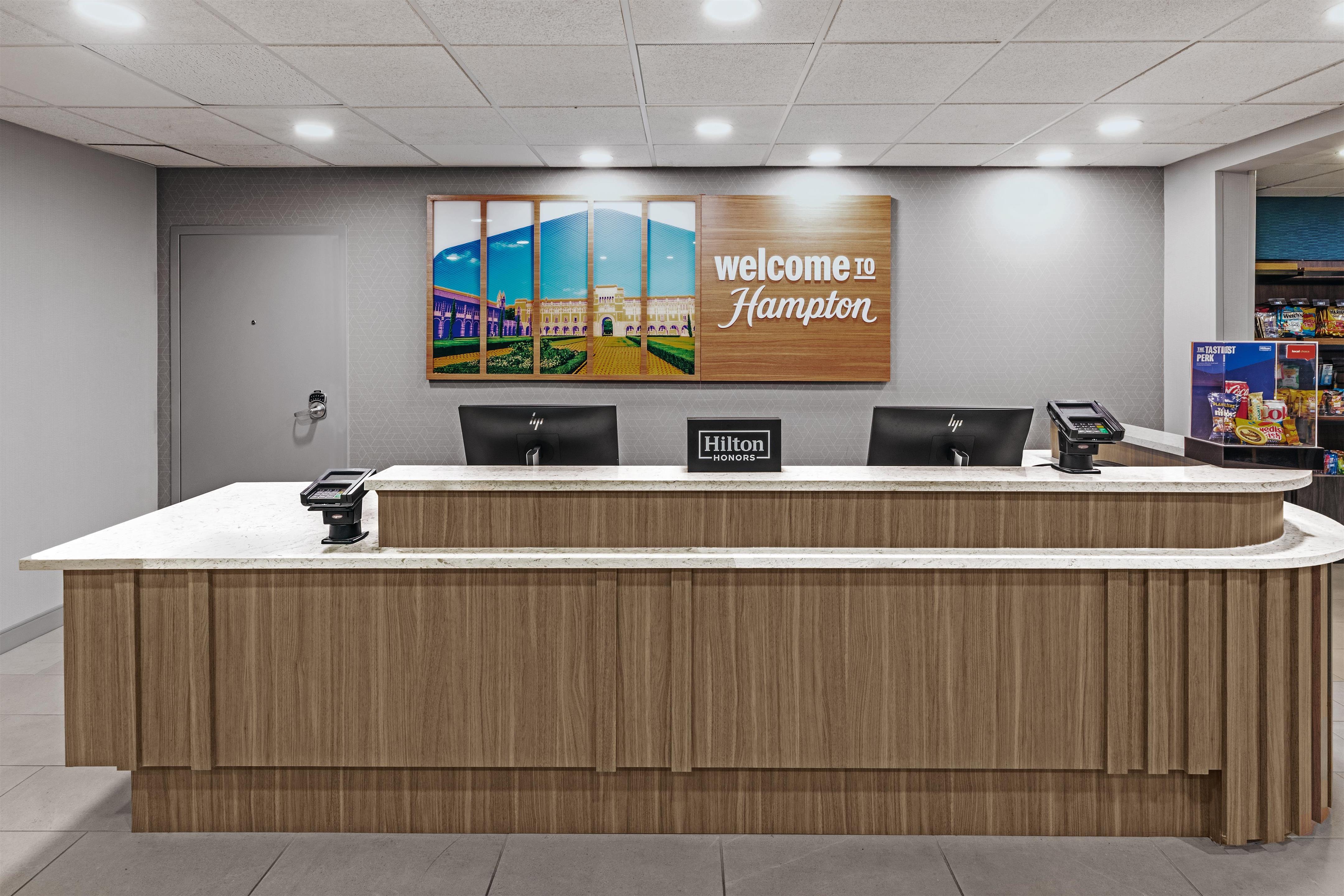 Reception | Hampton Inn & Suites Tomball Houston NW