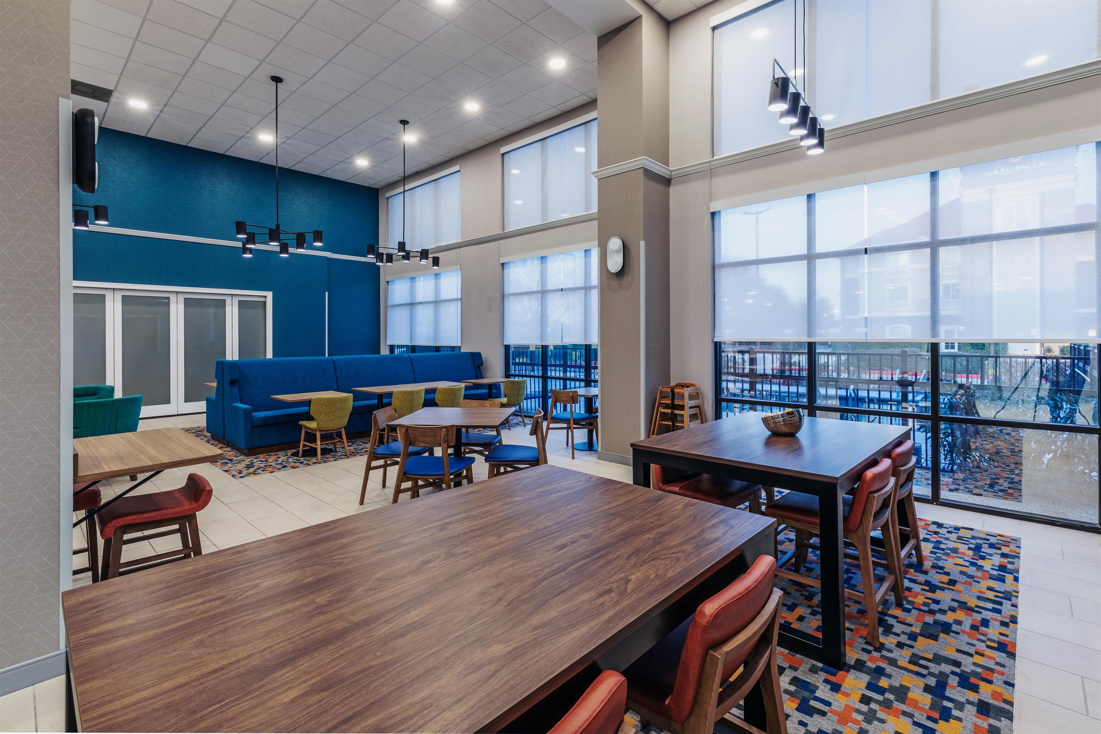 Lobby | Hampton Inn & Suites Tomball Houston NW