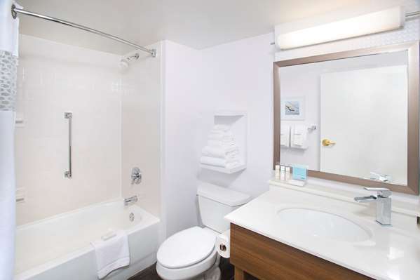  - Hampton Inn & Suites Annapolis