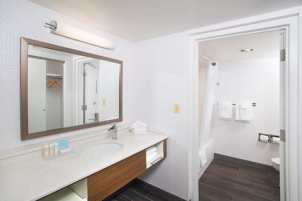  - Hampton Inn & Suites Annapolis