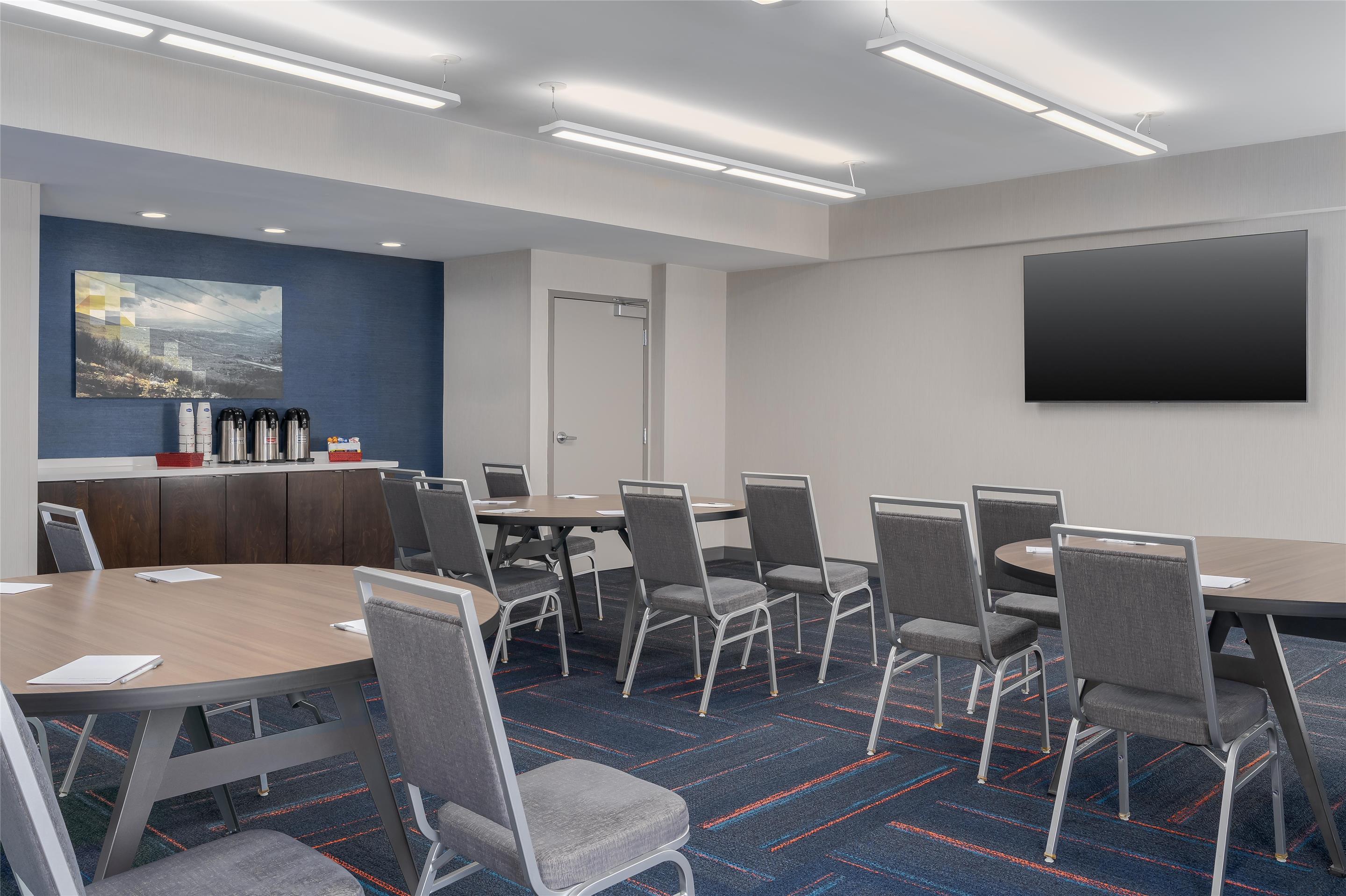 Meeting Room | Hampton Inn Altoona