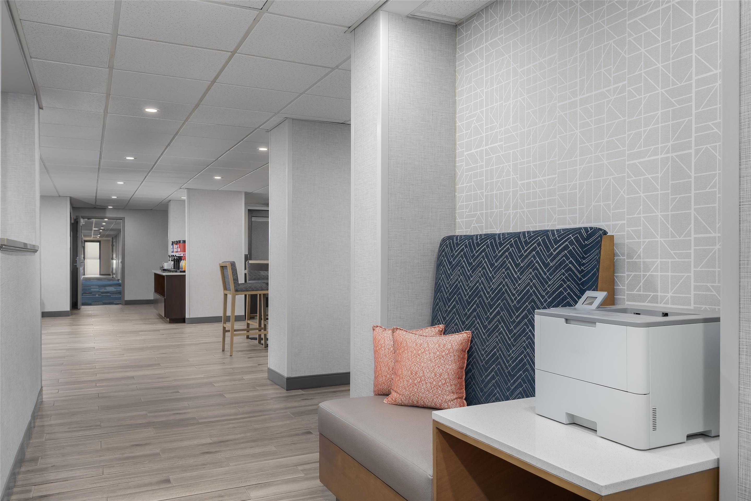 Business Center | Hampton Inn Altoona