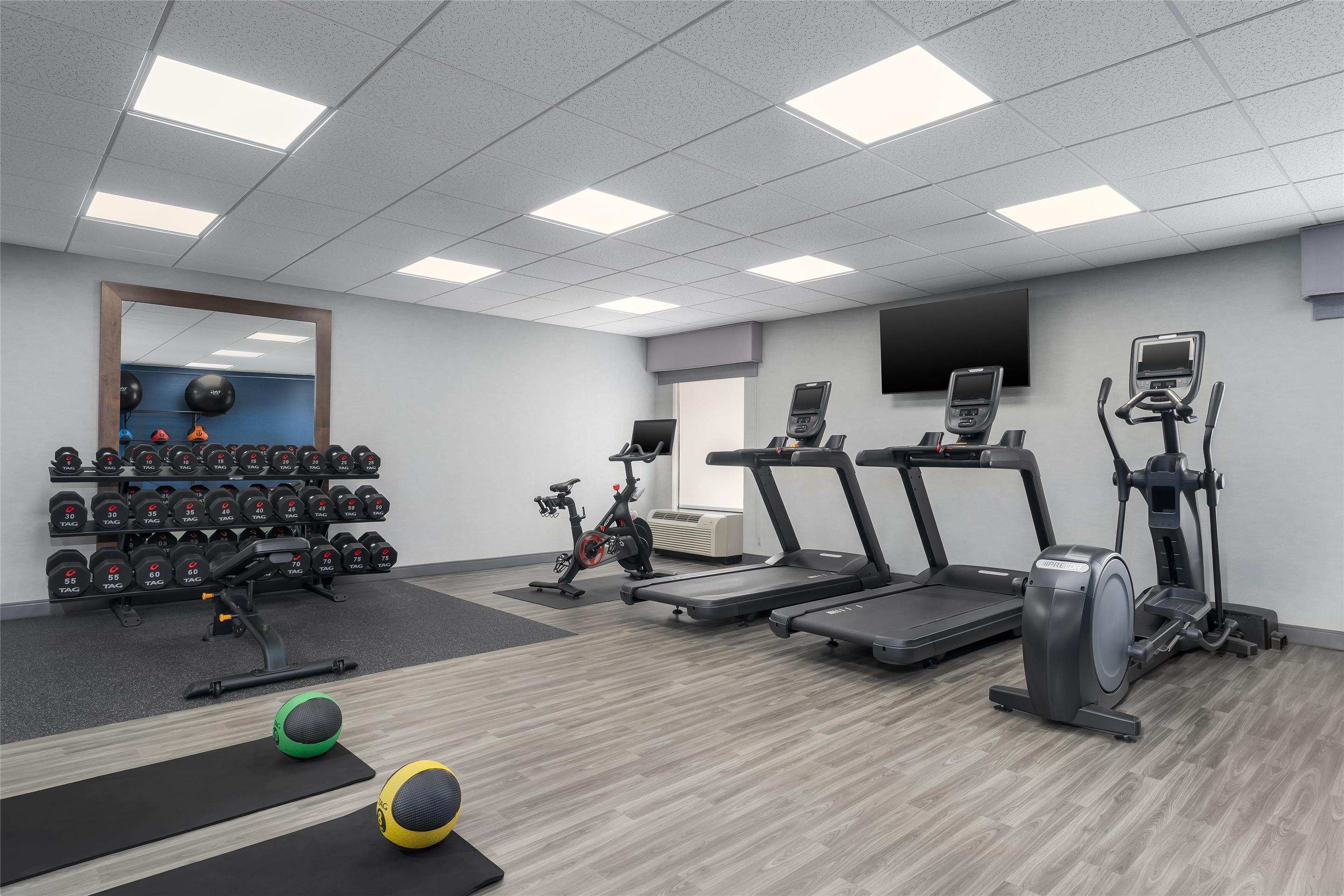 Health club fitness center gym | Hampton Inn Altoona