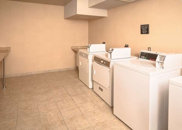  - Hampton Inn & Suites Waterfront Suisun City