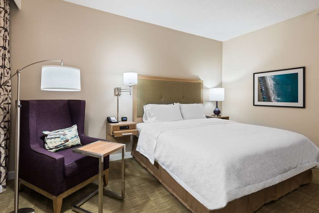 Hampton Inn by Hilton Bonita Springs / Naples - North - Tap to explore photos