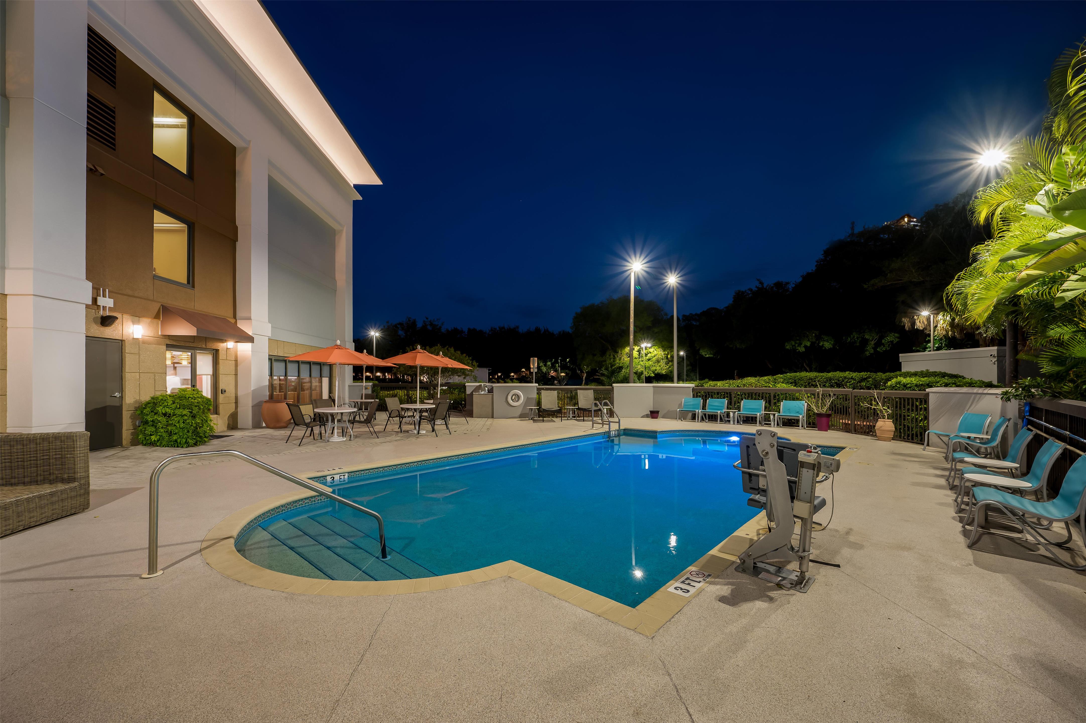 Pool | Hampton Inn - Naples - I-75