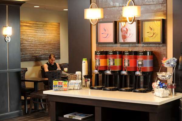 Restaurant - Hampton Inn Neptune