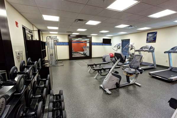 Fitness/ Exercise Room - Hampton Inn Neptune