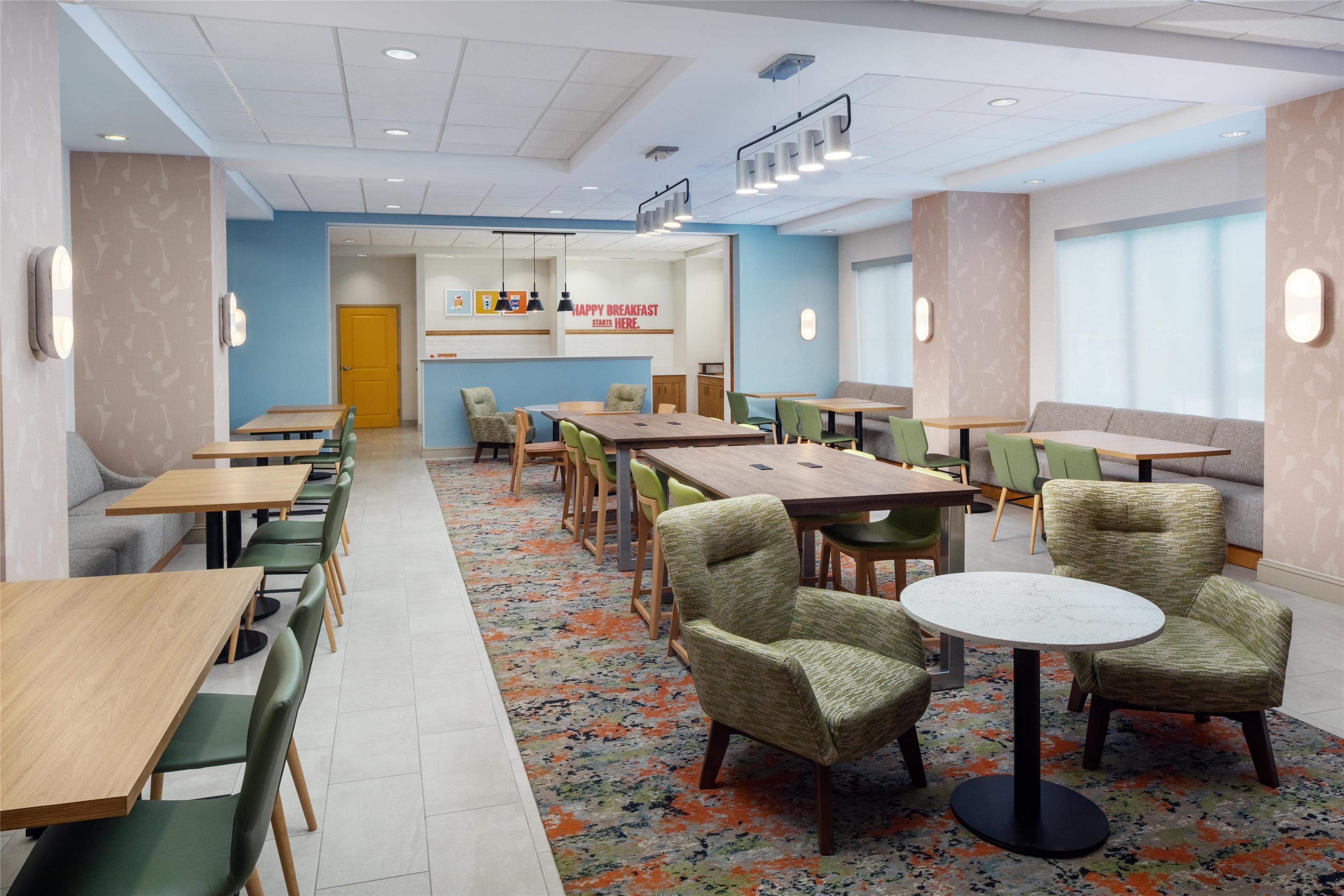 Breakfast Area | Hampton Inn Nashua