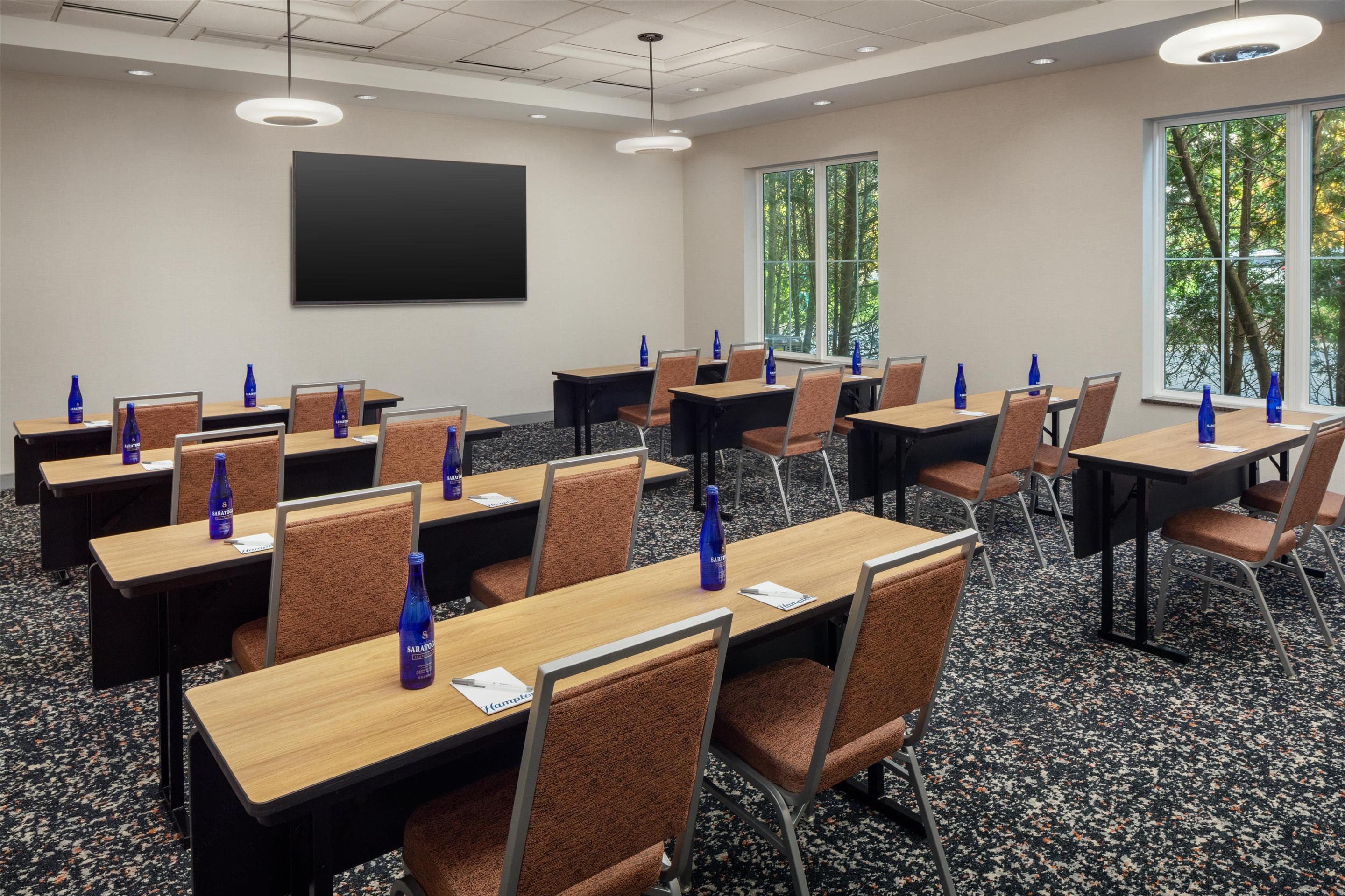 Meeting Room | Hampton Inn Nashua