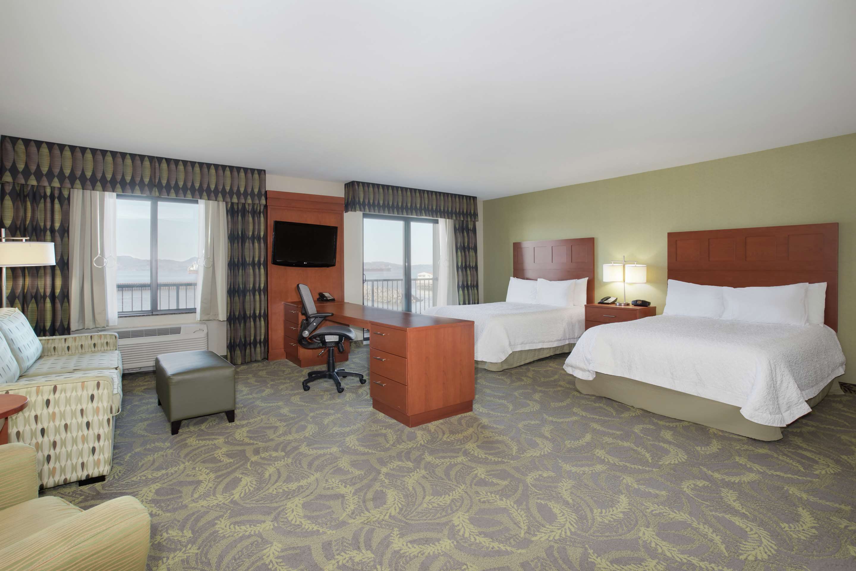 Guest room