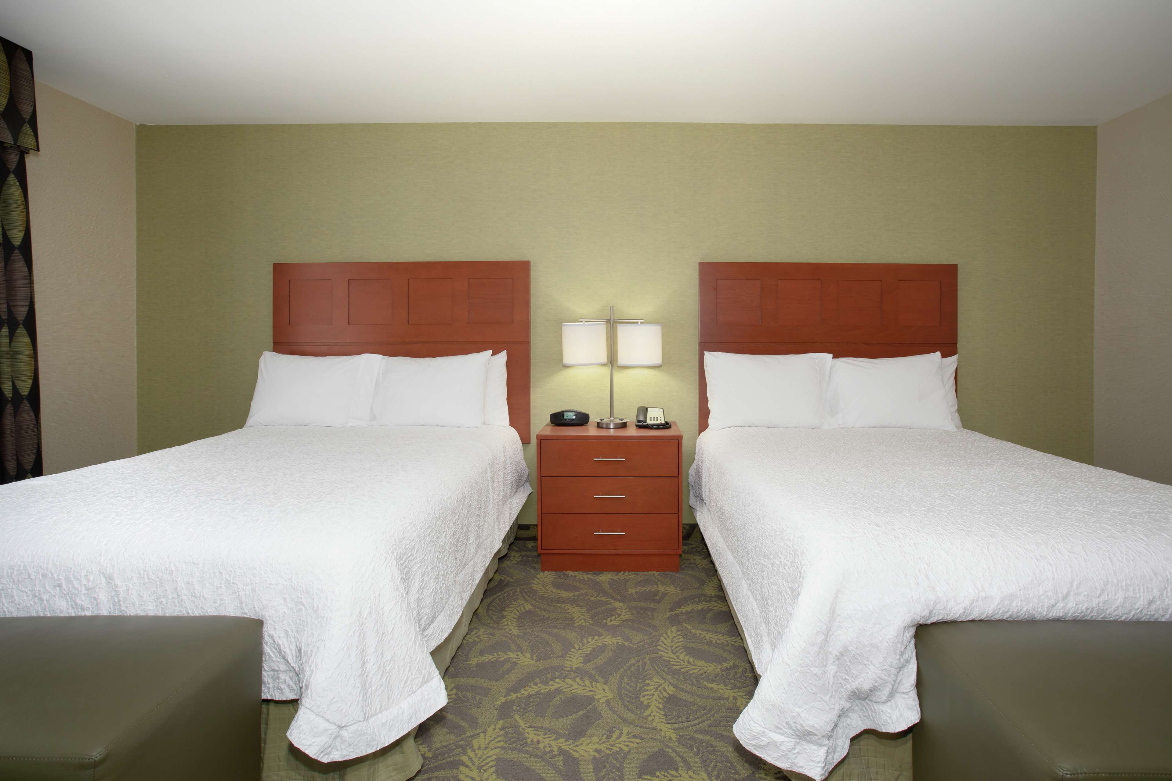 Hampton Inn and Suites Astoria Room Type - 2 QNS HEARING ACC NOSMOK