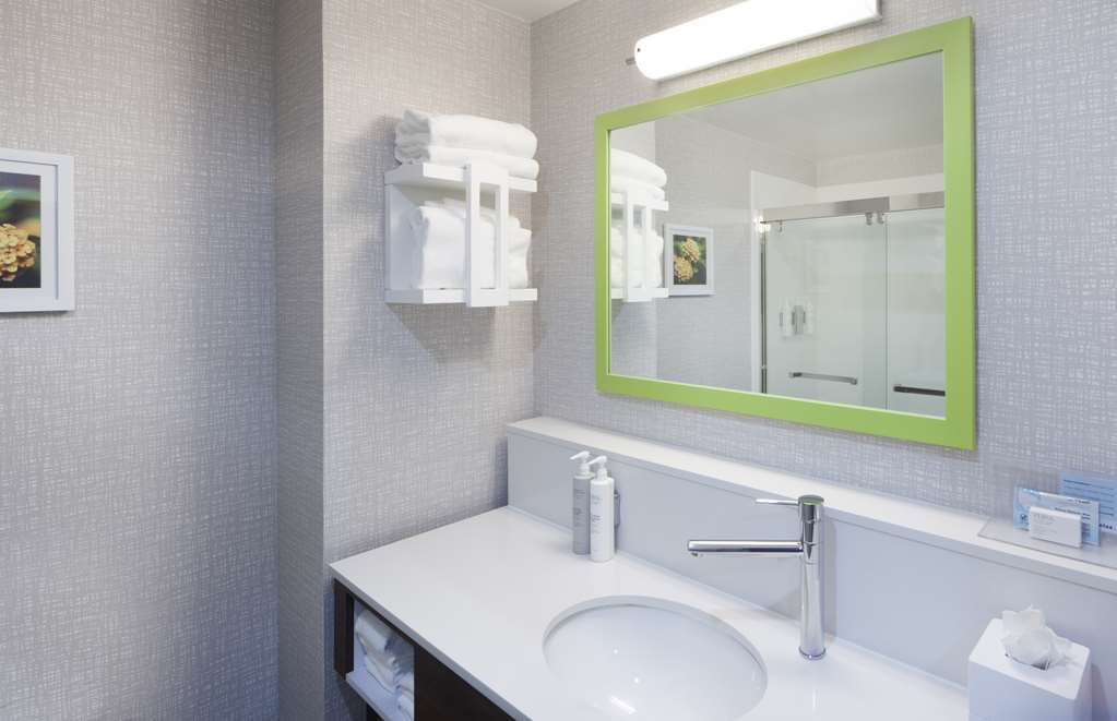 Hampton Inn Athens - Tap to explore photos