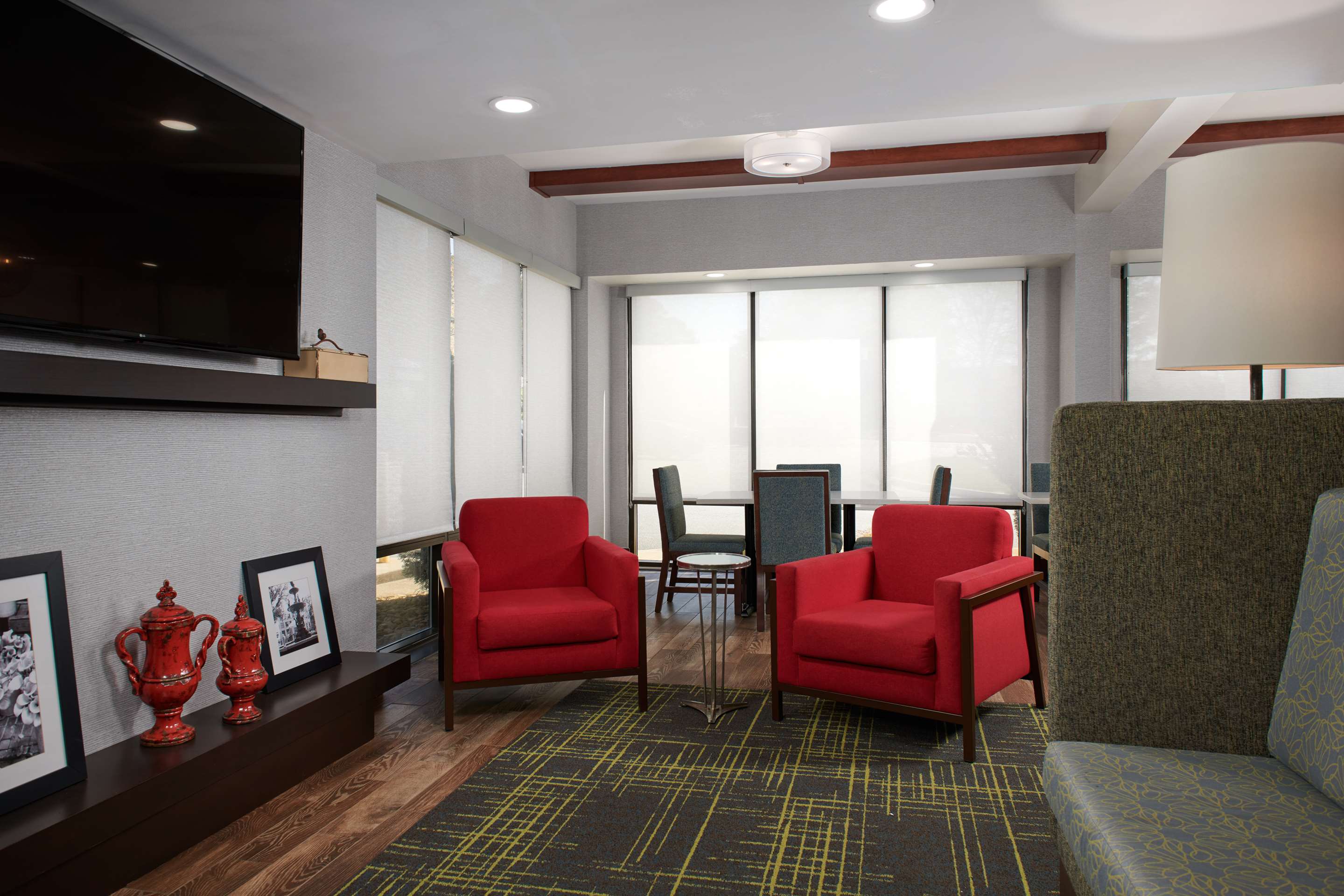 Lobby | Hampton Inn Atlanta-Cumberland Mall/Cobb Galleria Area