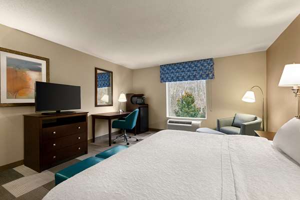  - Hampton Inn & Suites Camp Creek Pkwy East Point - I-285, Exit 2