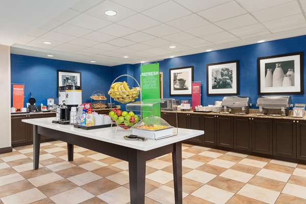 Amenities - Hampton Inn & Suites Camp Creek Pkwy East Point - I-285, Exit 2
