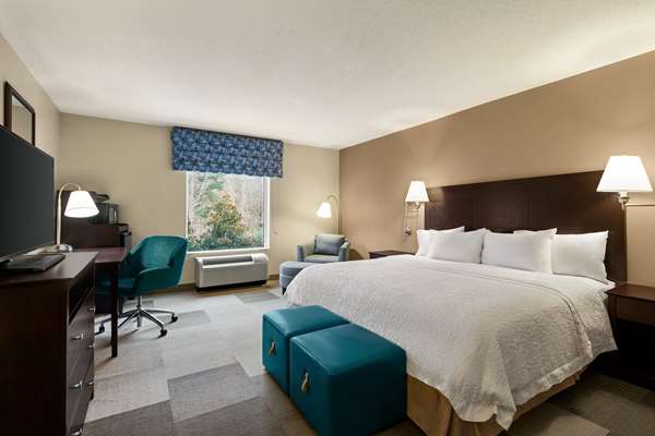  - Hampton Inn & Suites Camp Creek Pkwy East Point - I-285, Exit 2