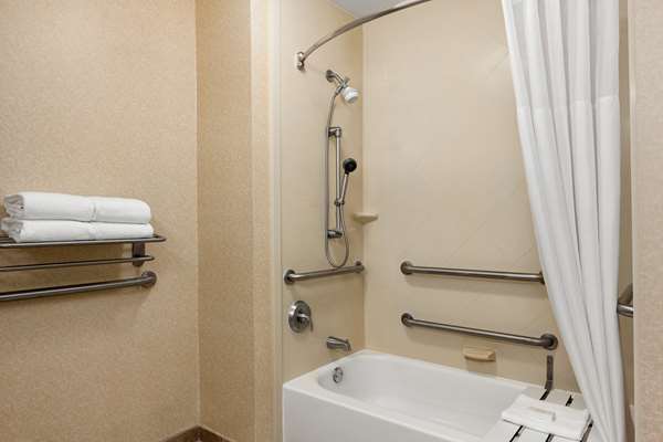  - Hampton Inn & Suites Camp Creek Pkwy East Point - I-285, Exit 2