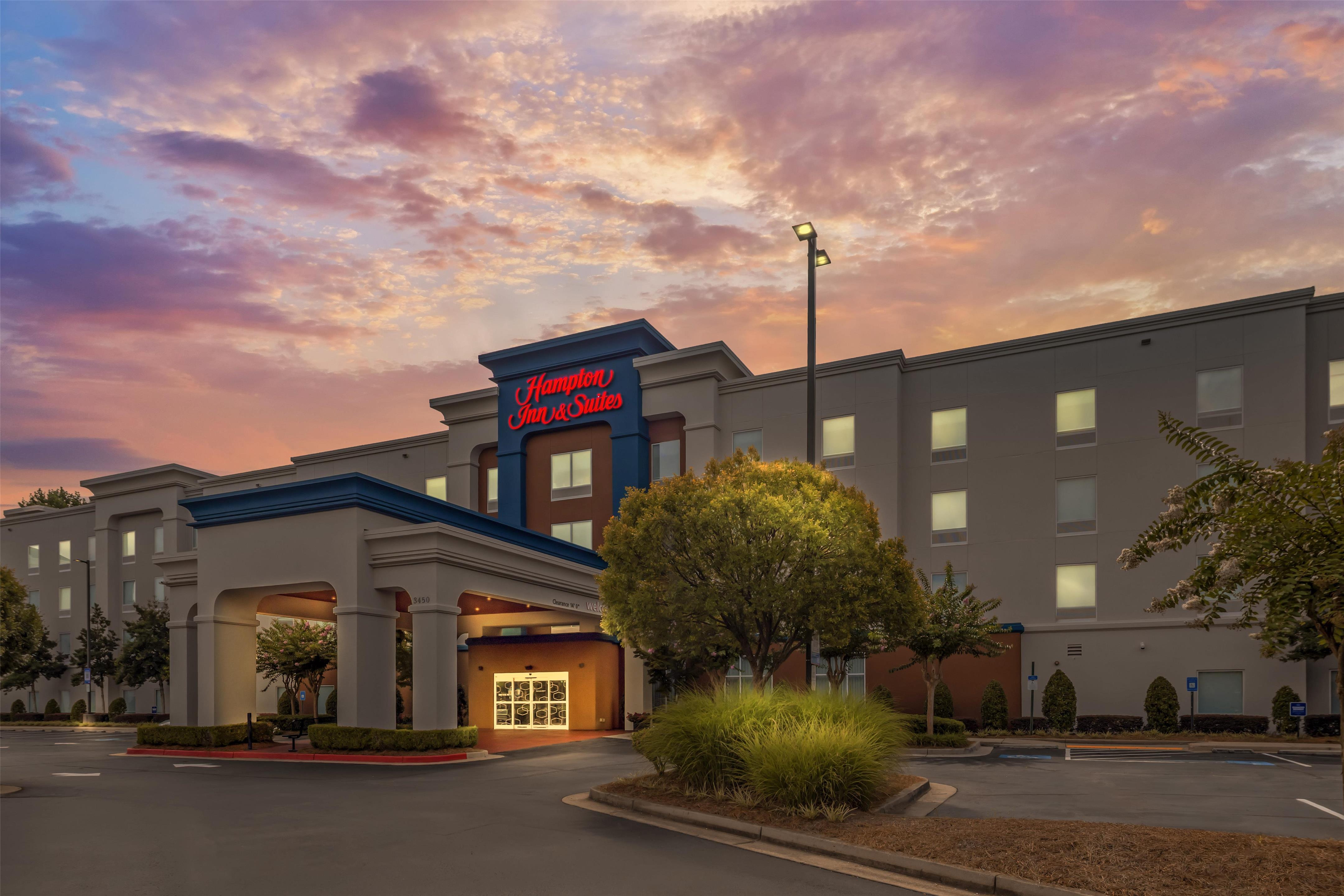 Exterior | Hampton Inn & Suites Atlanta Airport West/Camp Creek Pkwy