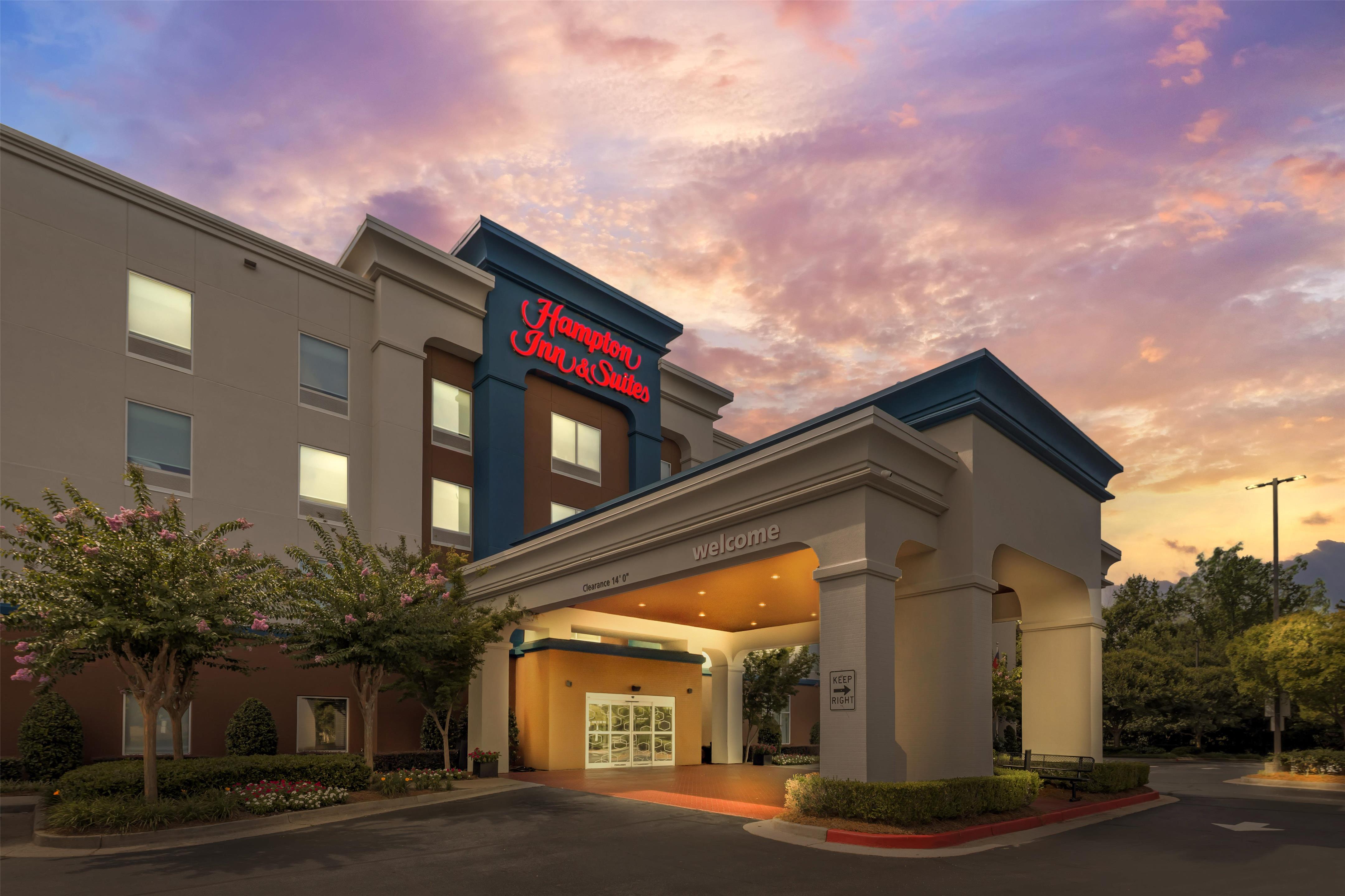 Exterior | Hampton Inn & Suites Atlanta Airport West/Camp Creek Pkwy