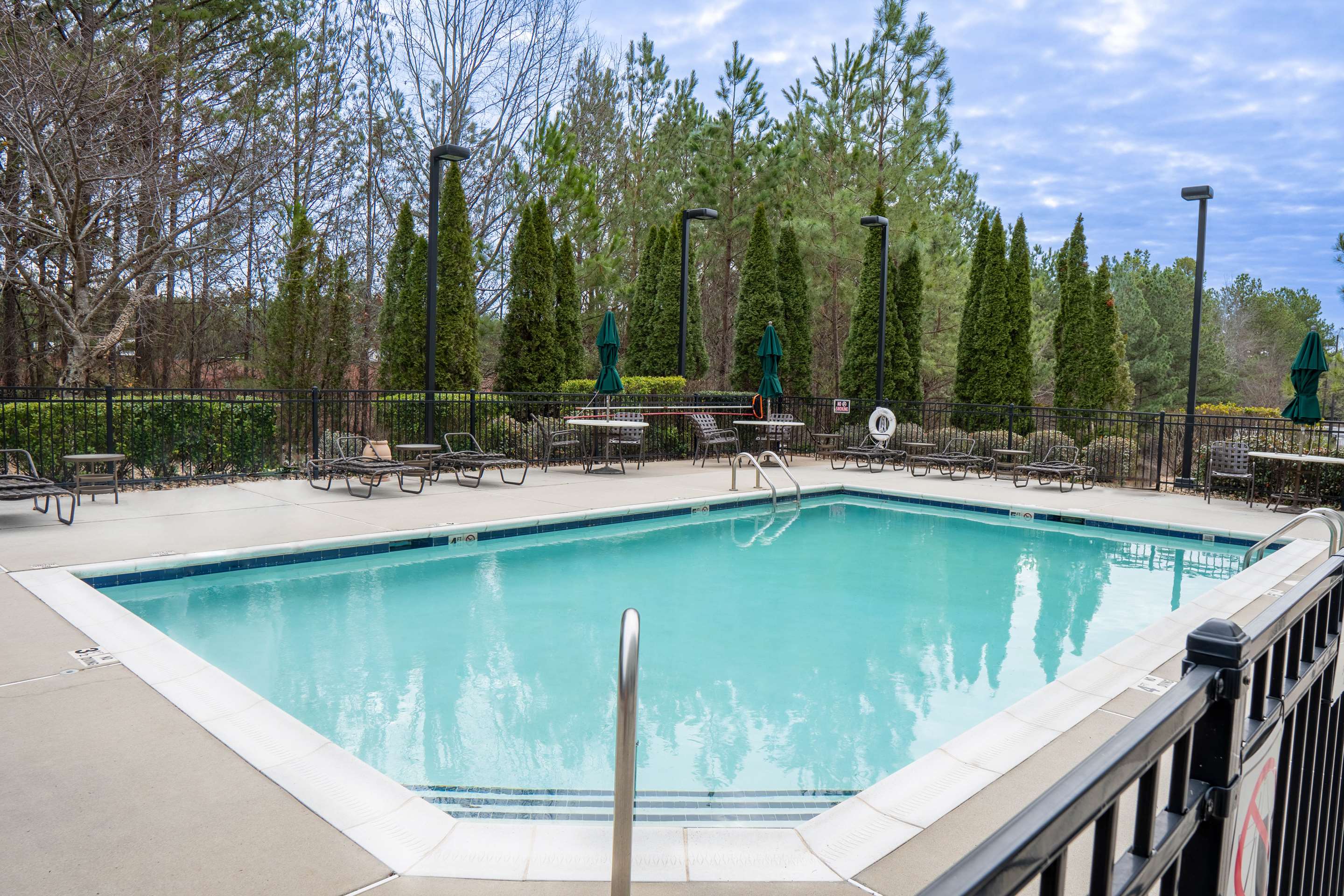 Pool | Hampton Inn Covington