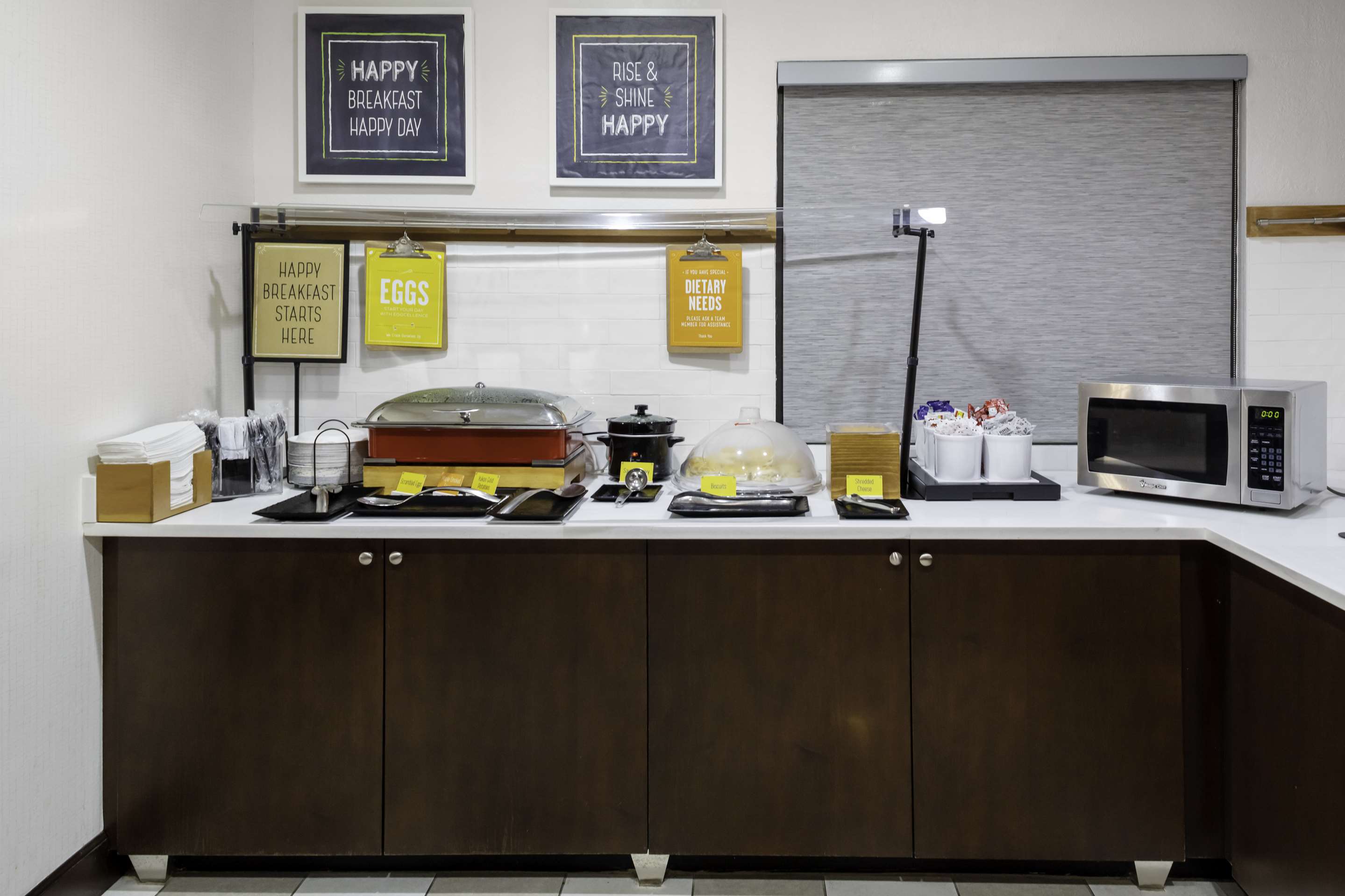 Breakfast Area | Hampton Inn Conyers
