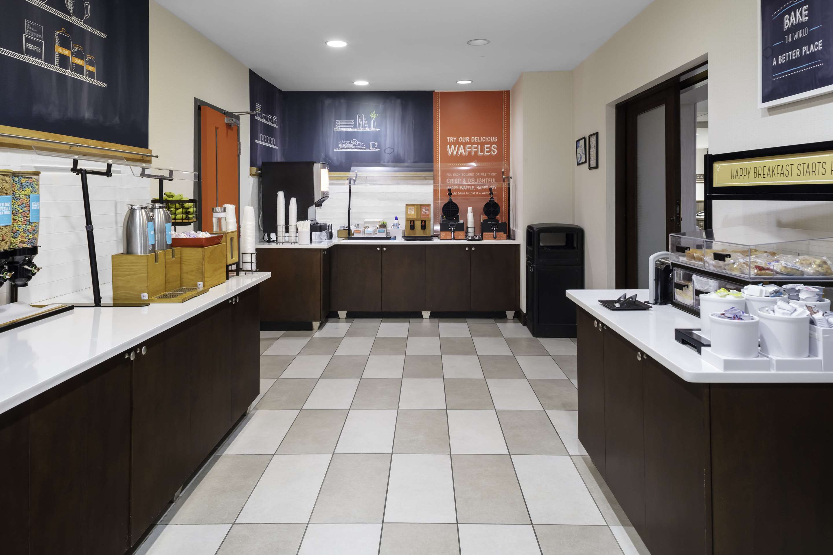 Breakfast Area | Hampton Inn Conyers