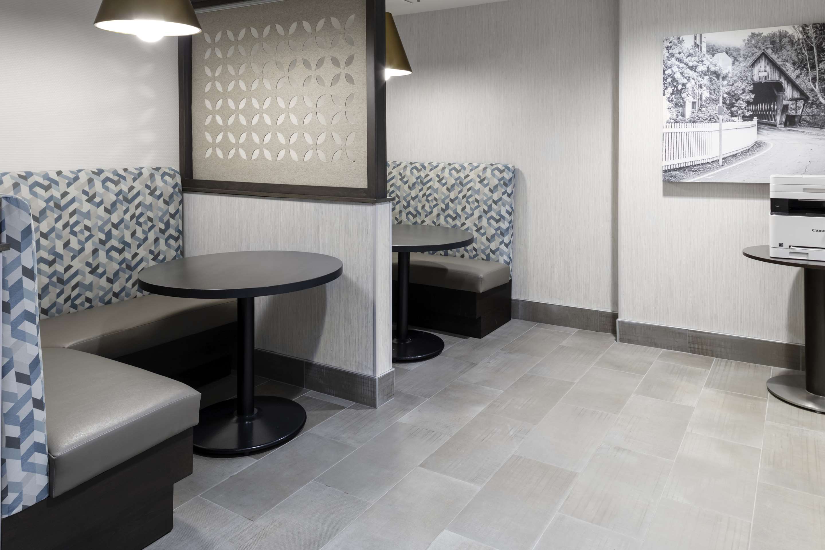 Business Center | Hampton Inn Conyers