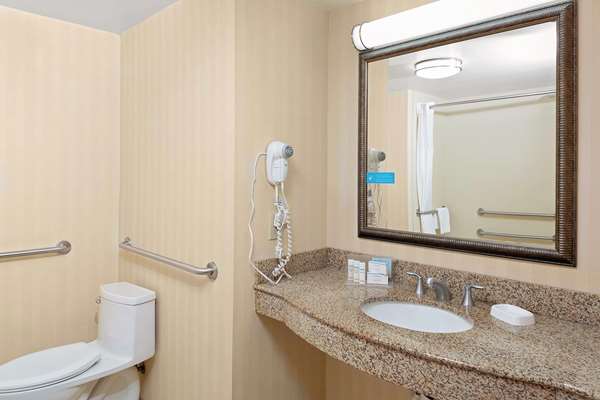  - Hampton Inn Fairburn - I-85, Exit 61