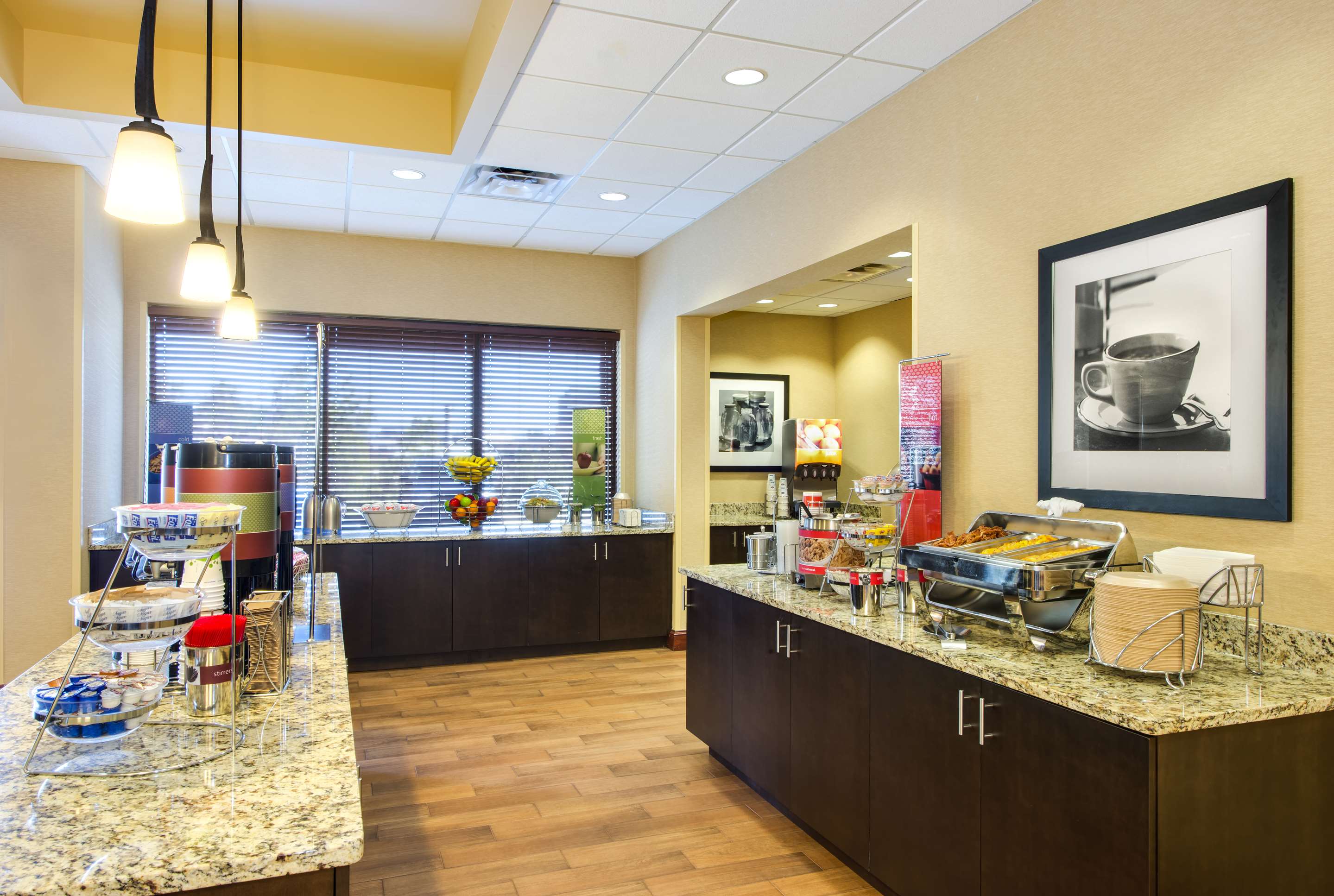Restaurant | Hampton Inn & Suites Atlanta Galleria