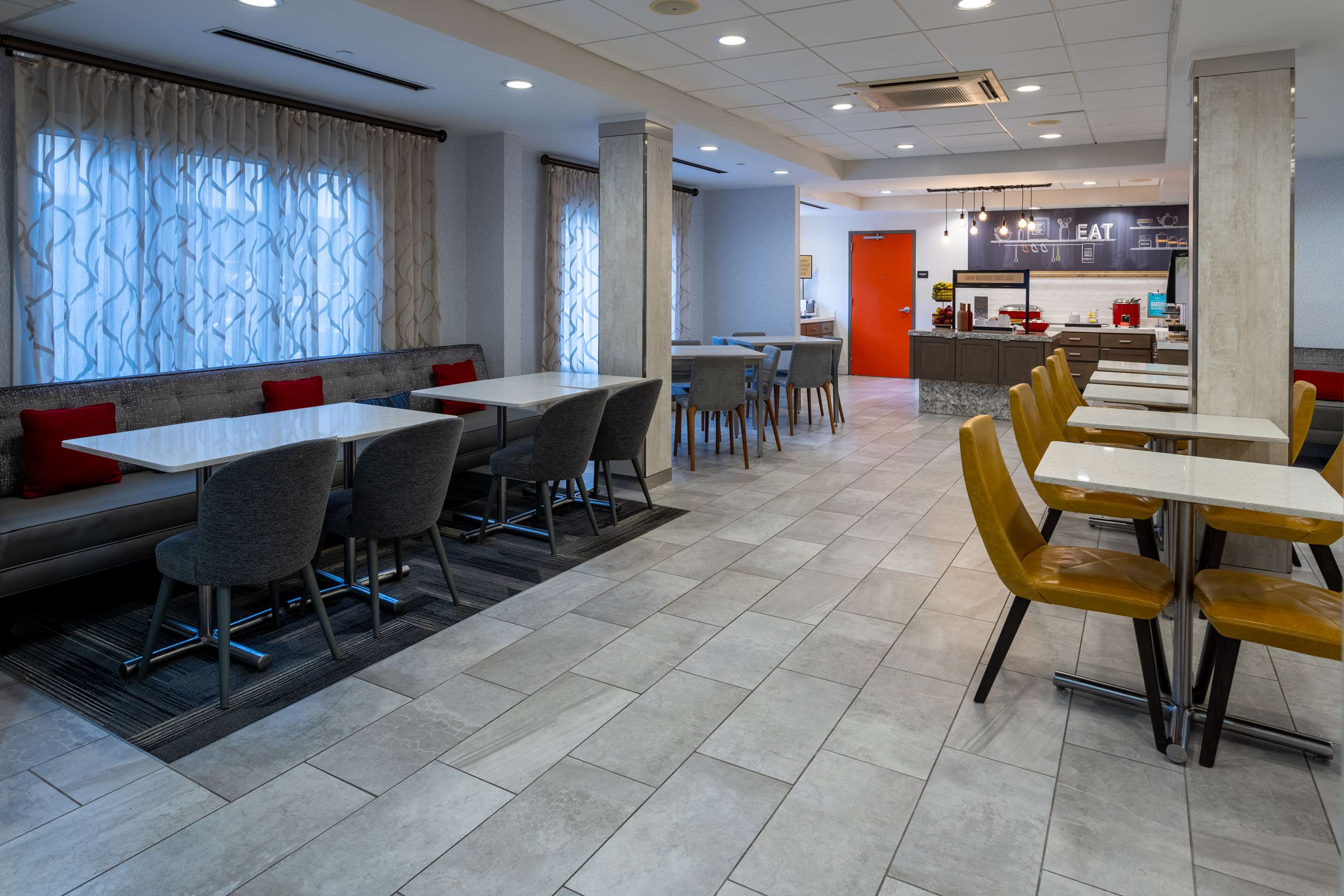 Breakfast Area | Hampton Inn Atlanta-Georgia Tech-Downtown