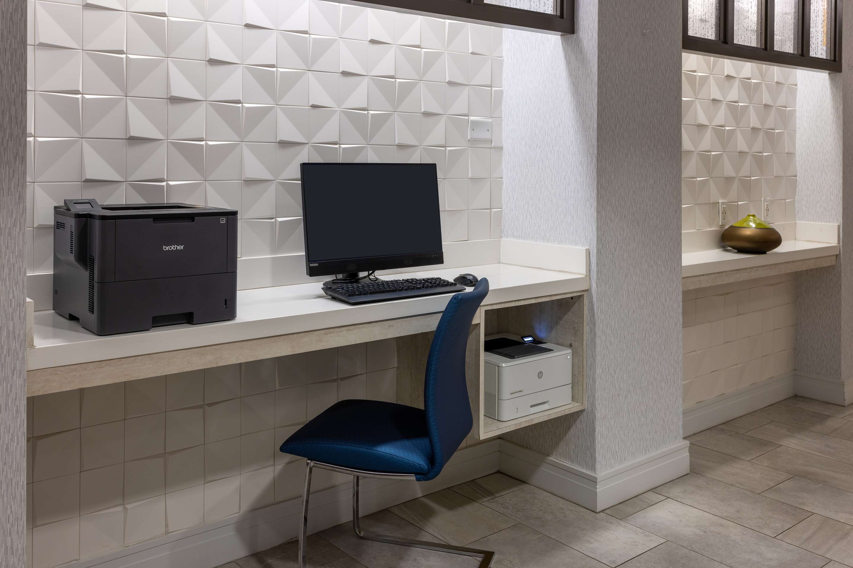 Business Center | Hampton Inn Atlanta-Georgia Tech-Downtown