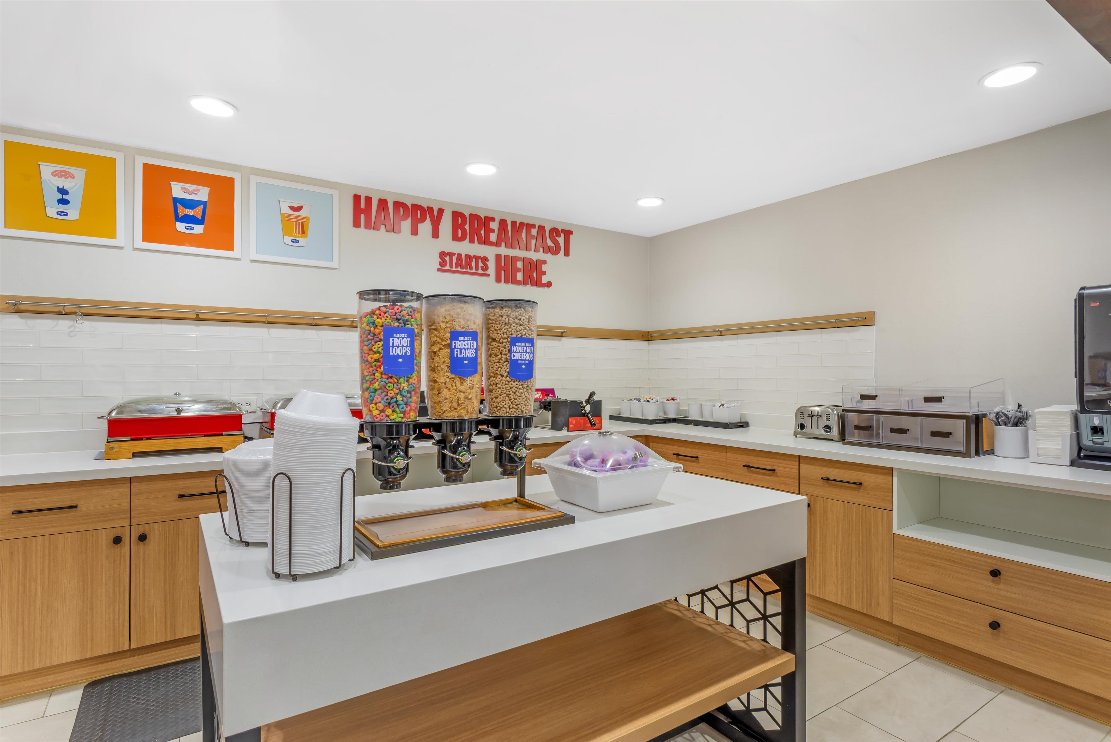 Breakfast Area | Hampton Inn & Suites Atlanta/Duluth/Gwinnett County