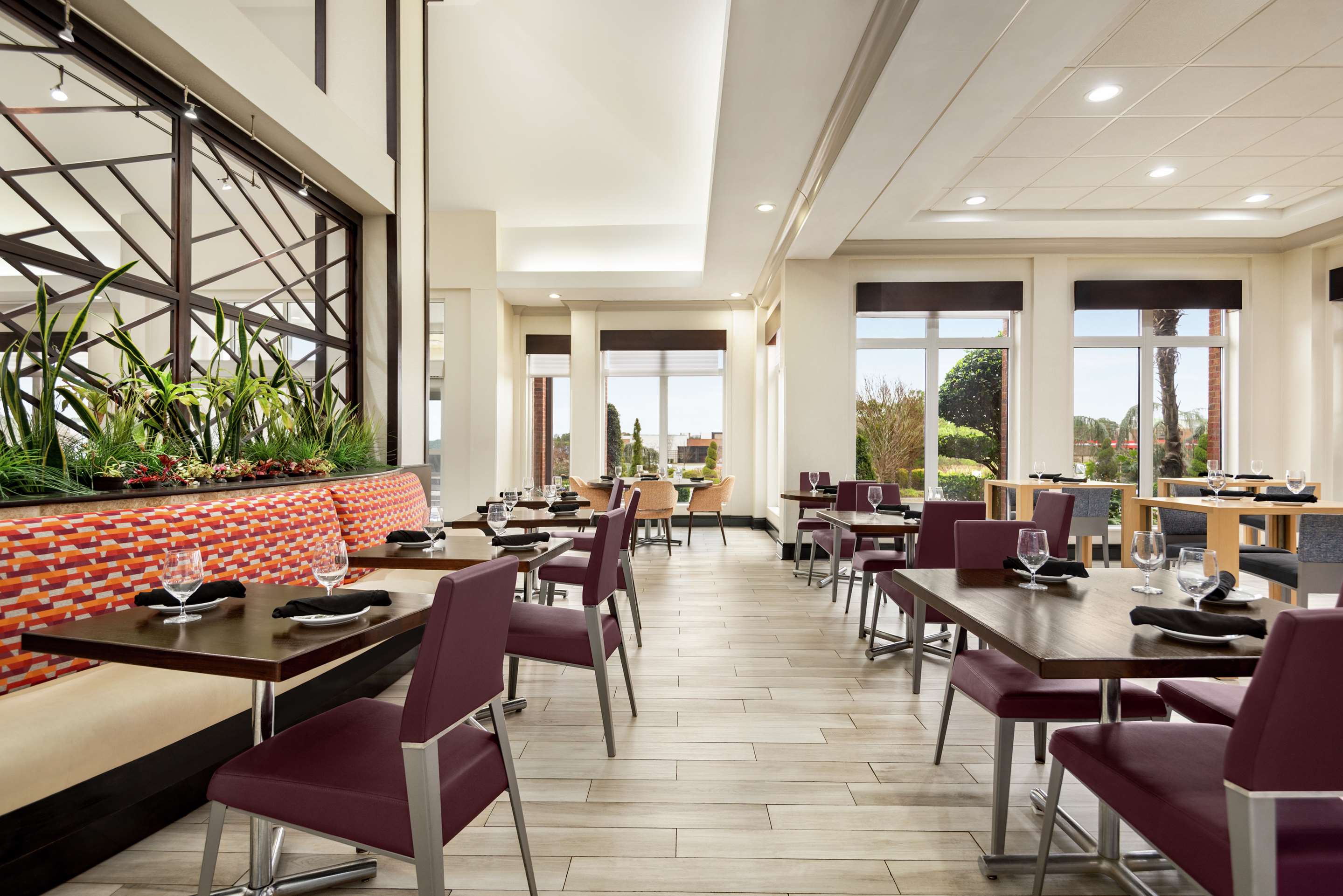 Breakfast Area | Hilton Garden Inn Atlanta South/McDonough