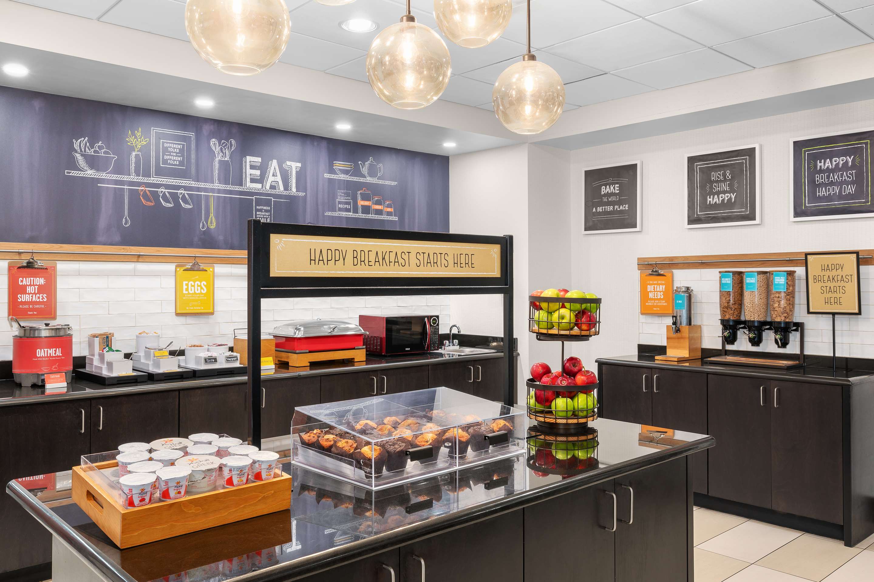 Breakfast Area | Hampton Inn Atlanta McDonough