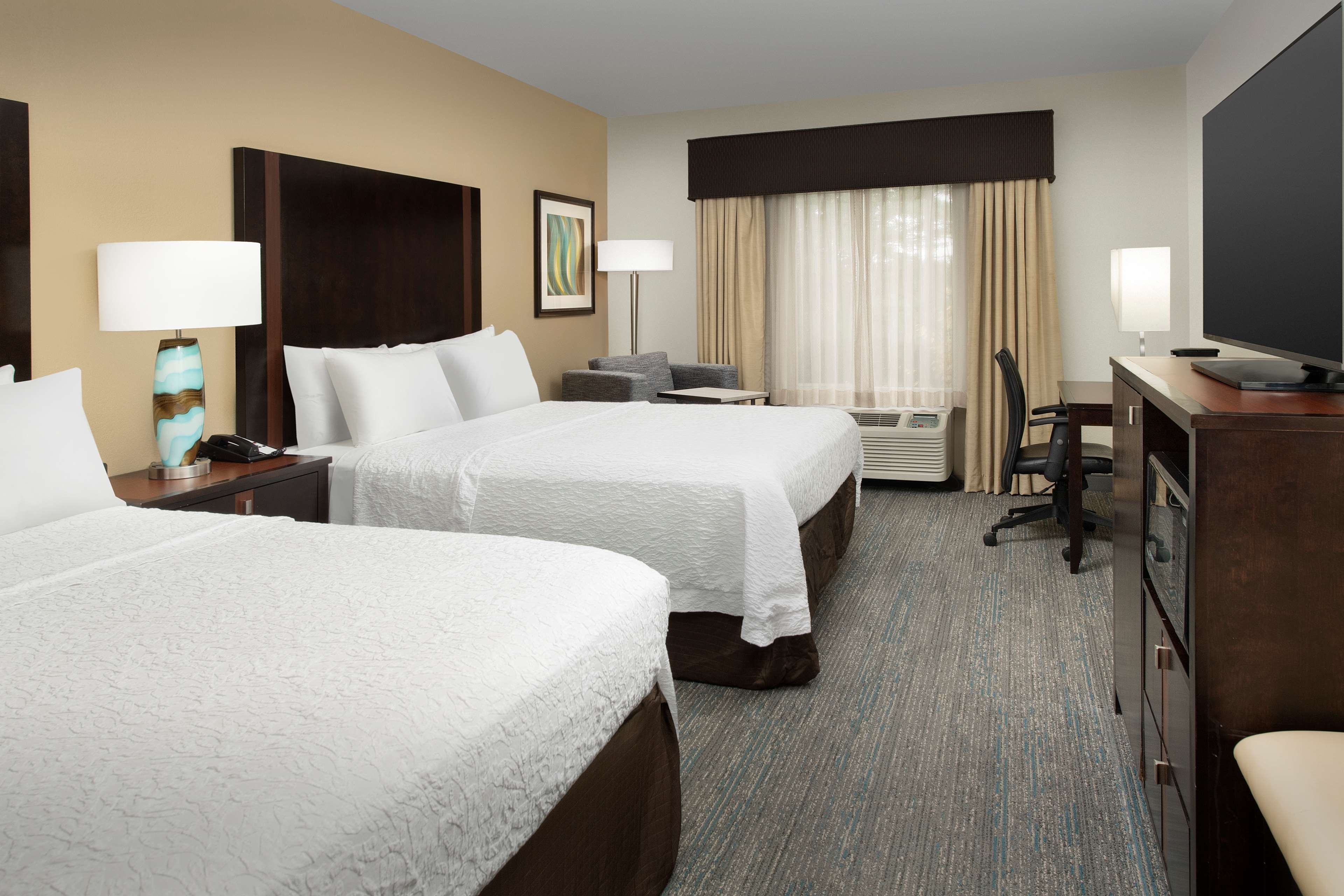 Hampton Inn & Suites Alpharetta Room Type - 2 QNS HEARING ACC NOSMOK