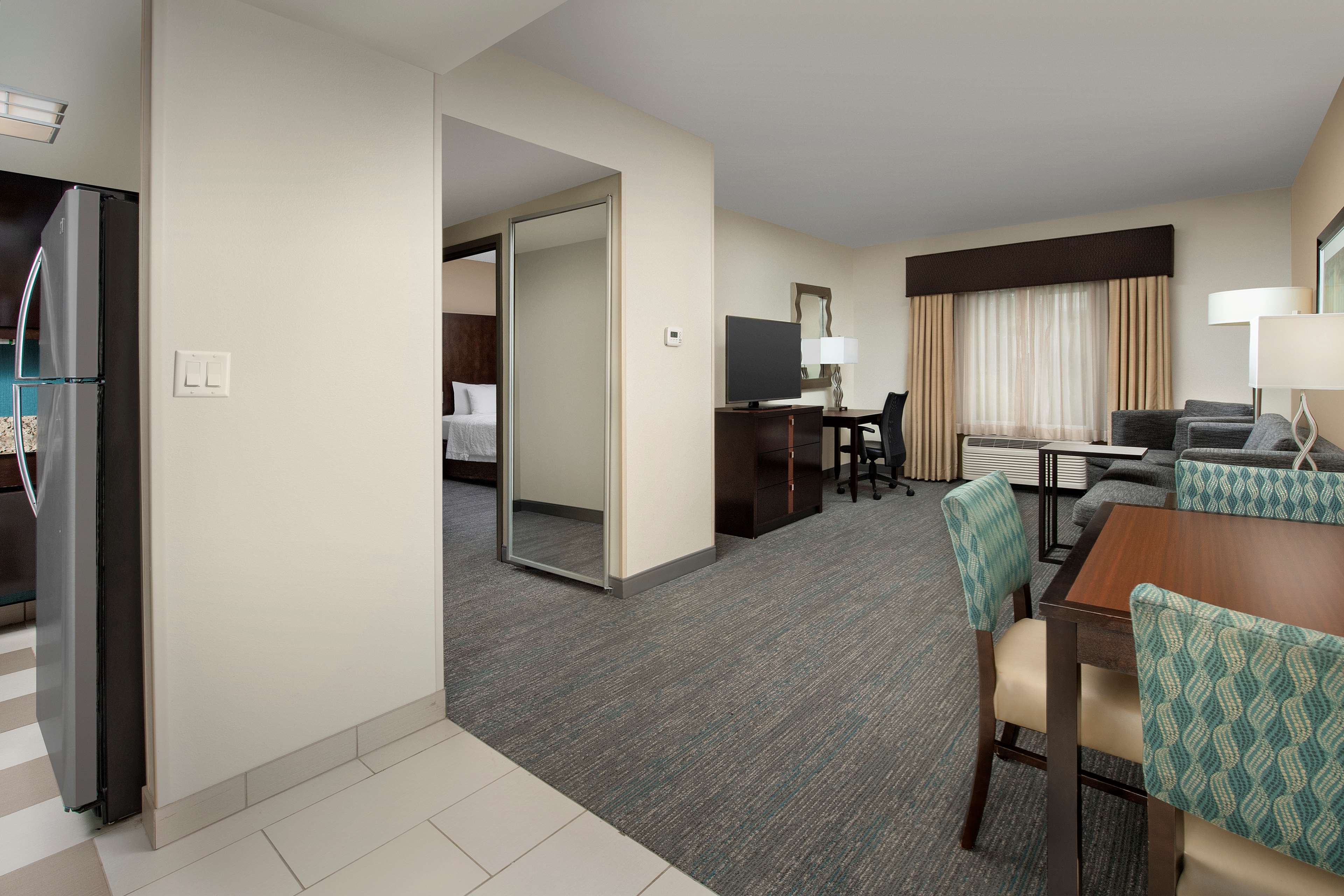 Hampton Inn & Suites Alpharetta Room Type - 1 KNG SUITE W KITCHEN COOK