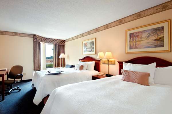  - Hampton Inn & Suites Airport North East Point - I-85, Exit 73