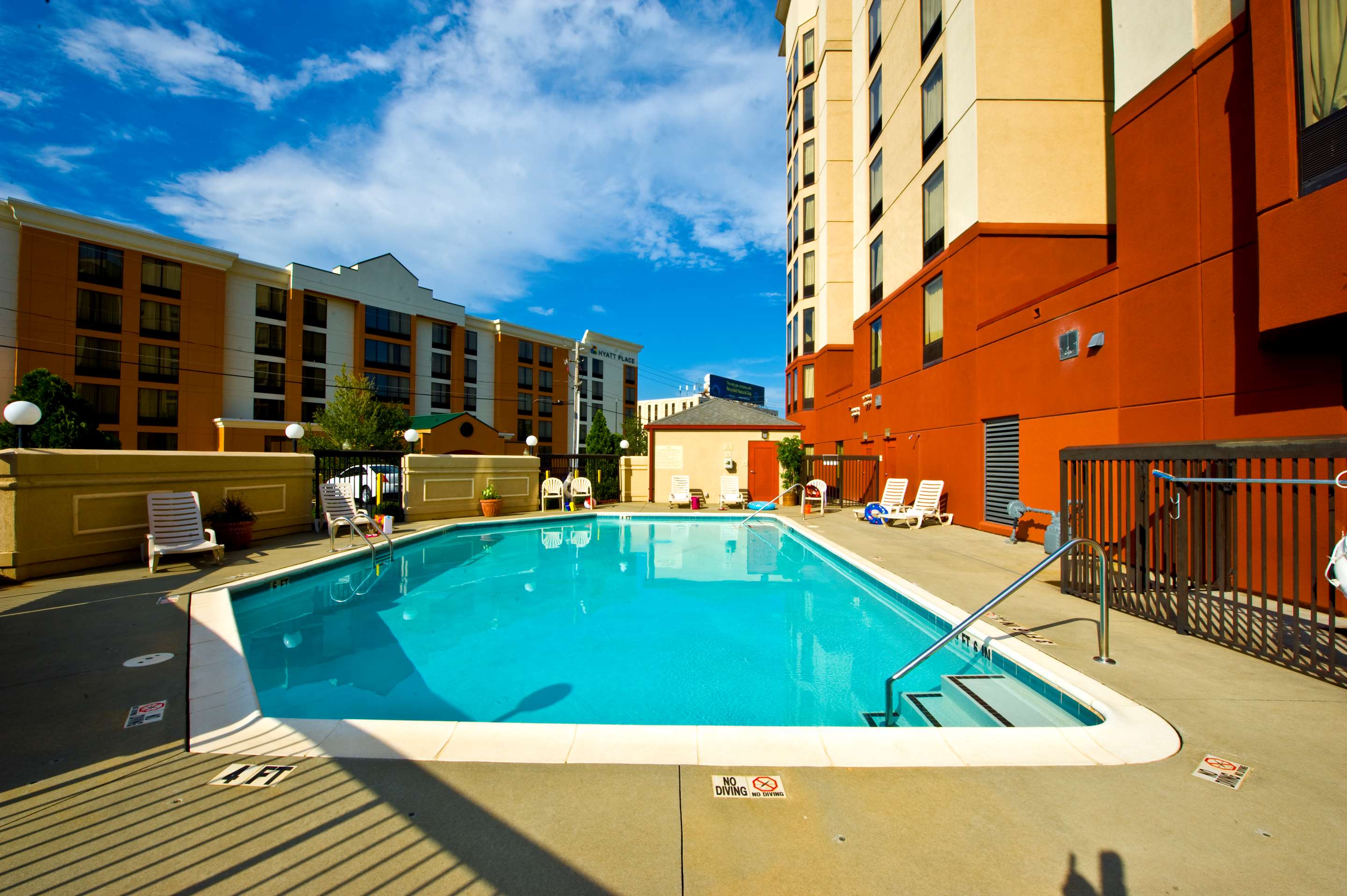 Pool | Hampton Inn & Suites Atlanta Airport North I-85