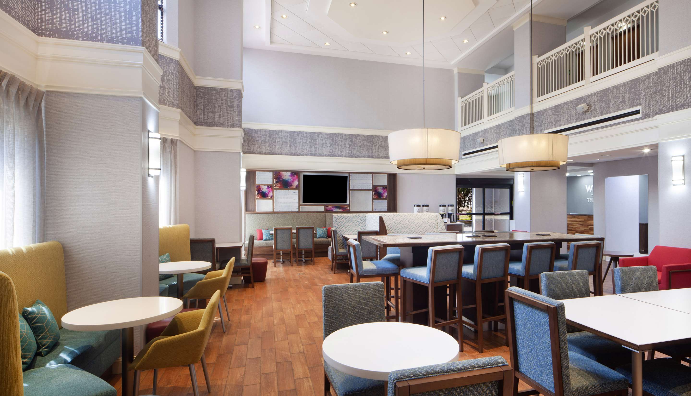 Lobby | Hampton Inn & Suites Atlanta Airport North I-85