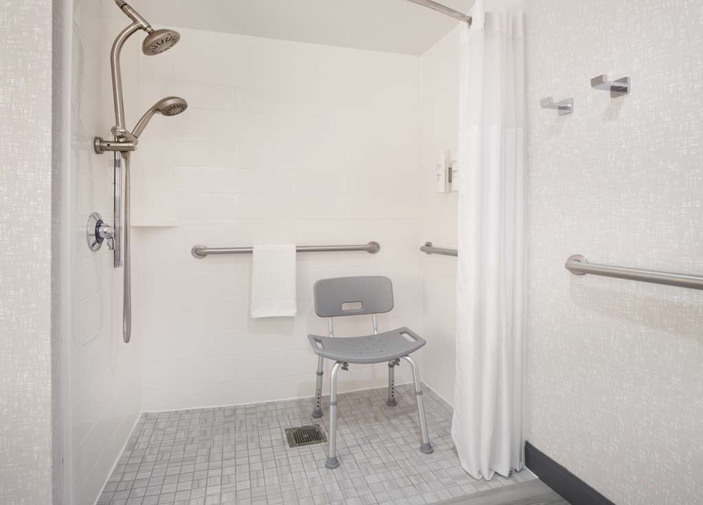 Hampton Inn & Suites-Atlanta Airport North-I-85 - Tap to explore photos