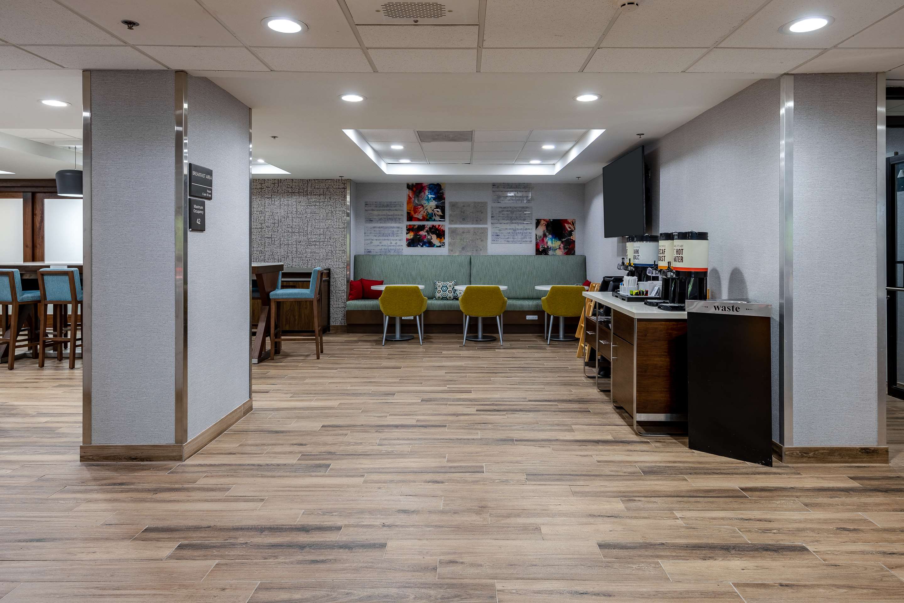 Lobby | Hampton Inn & Suites Alpharetta Roswell