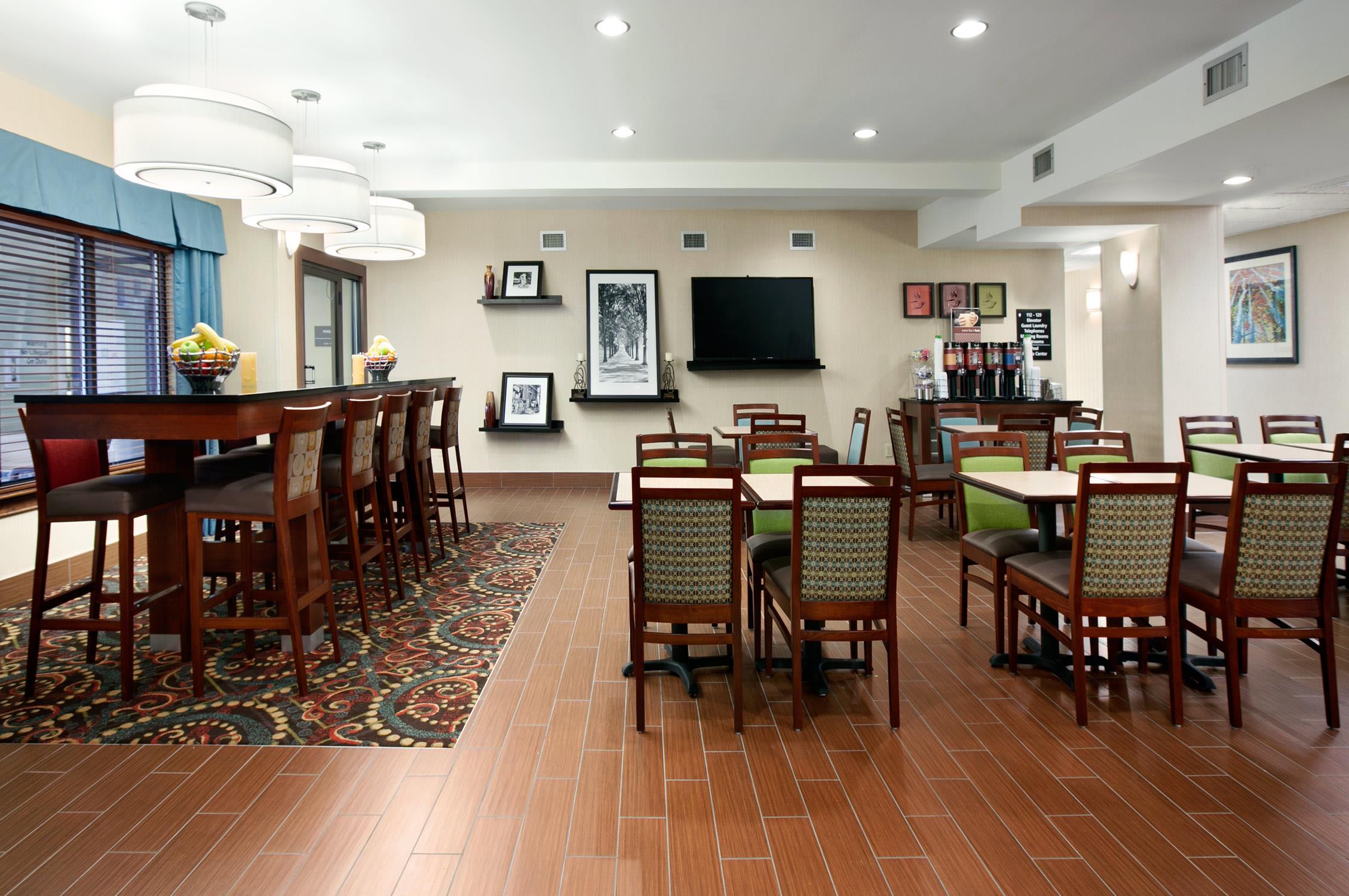 Restaurant | Hampton Inn Atlanta - Stockbridge