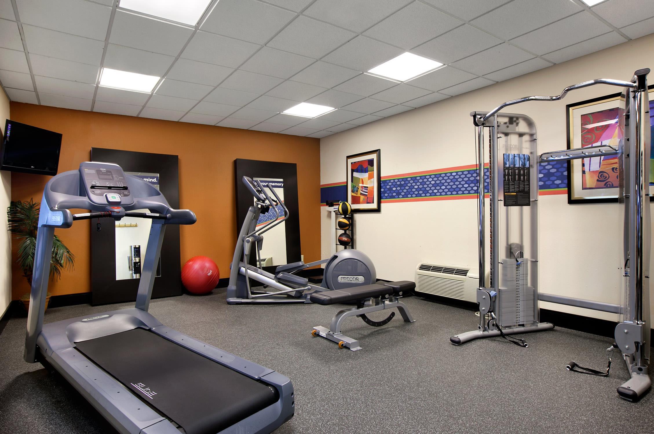 Health club fitness center gym | Hampton Inn Atlanta - Stockbridge