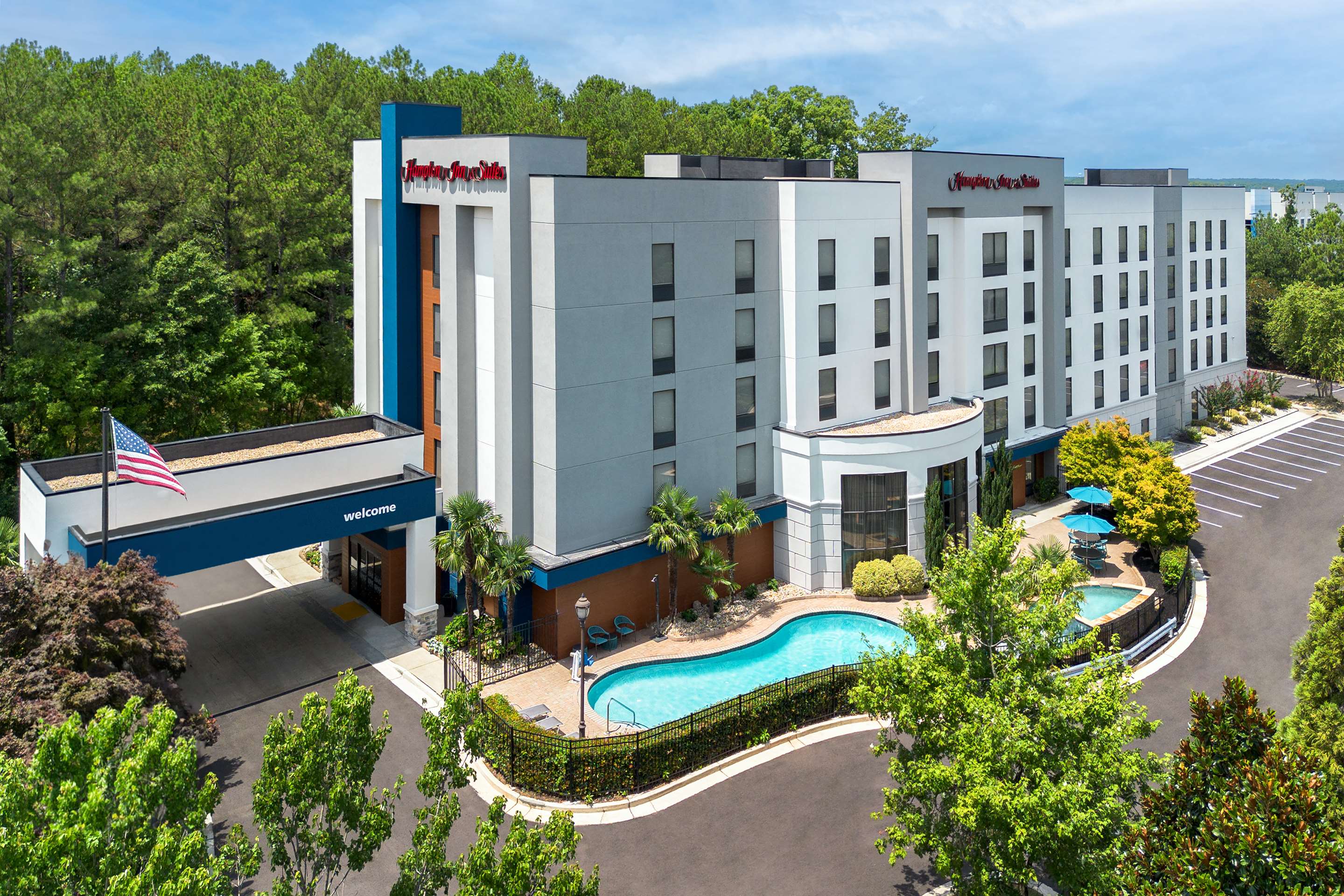 Exterior | Hampton Inn & Suites ATL-Six Flags